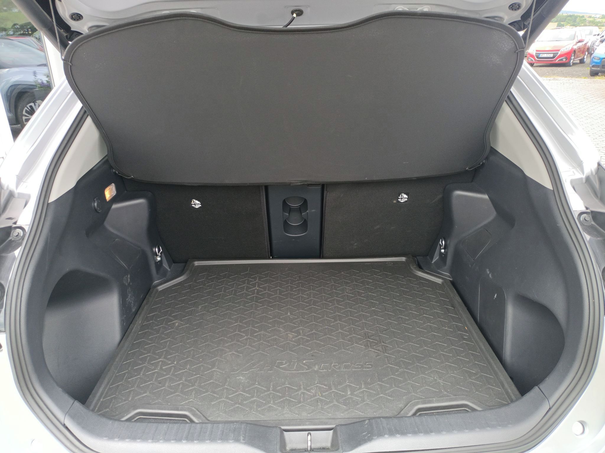 Toyota Yaris Cross, Executive 1,5 Hybrid 130k,e-CV - fotka 6