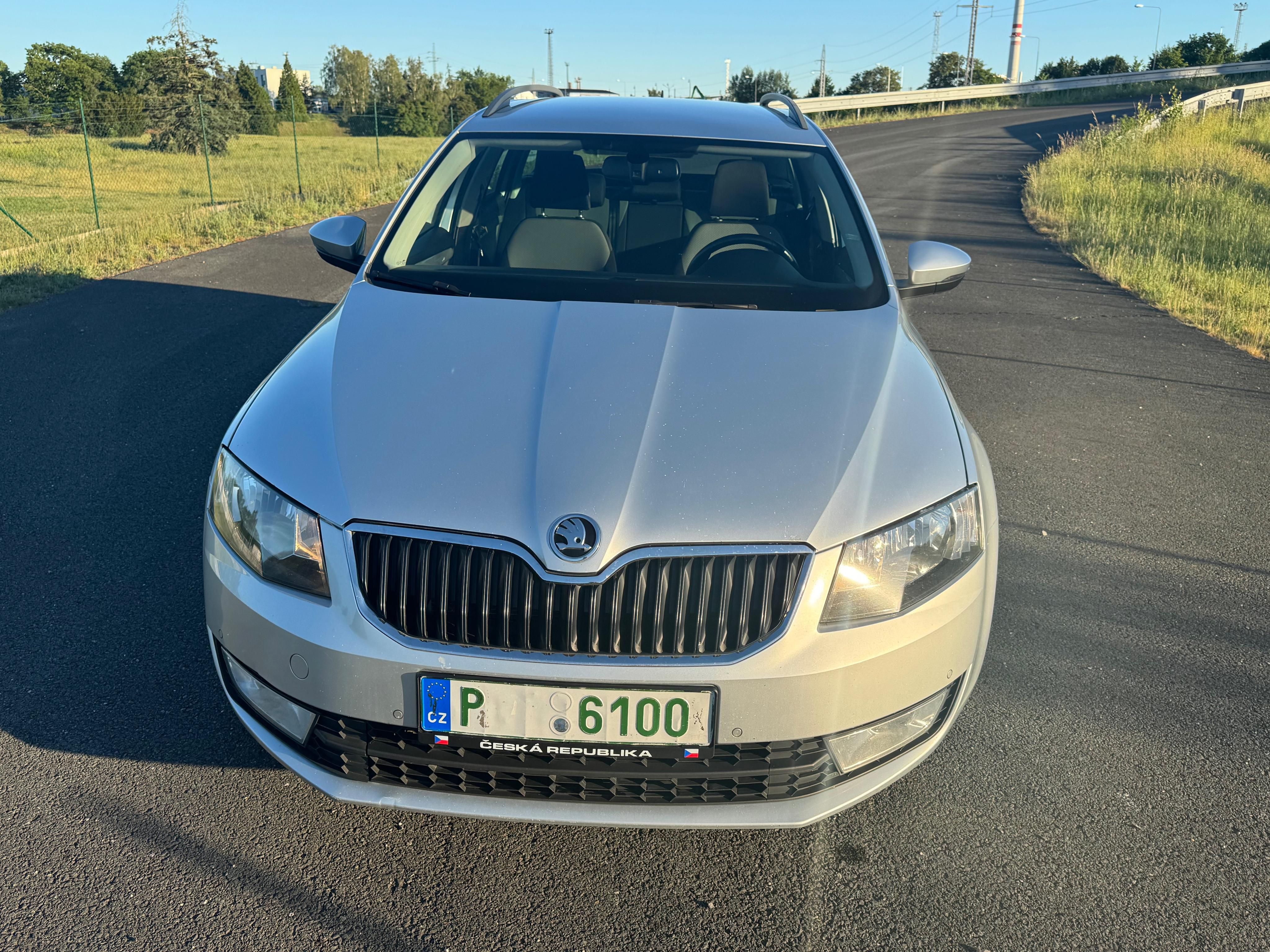 Škoda Octavia, kombi 2.0tdi dsg - fotka 5