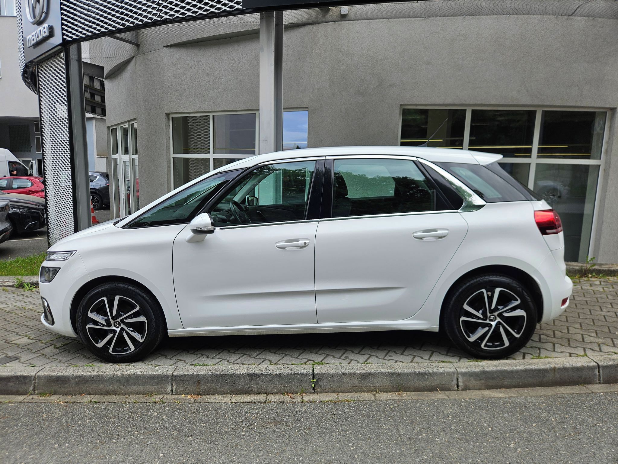 Citroën C4 SpaceTourer, 1.2i 96kW, 1.maj., klima, ČR - fotka 2