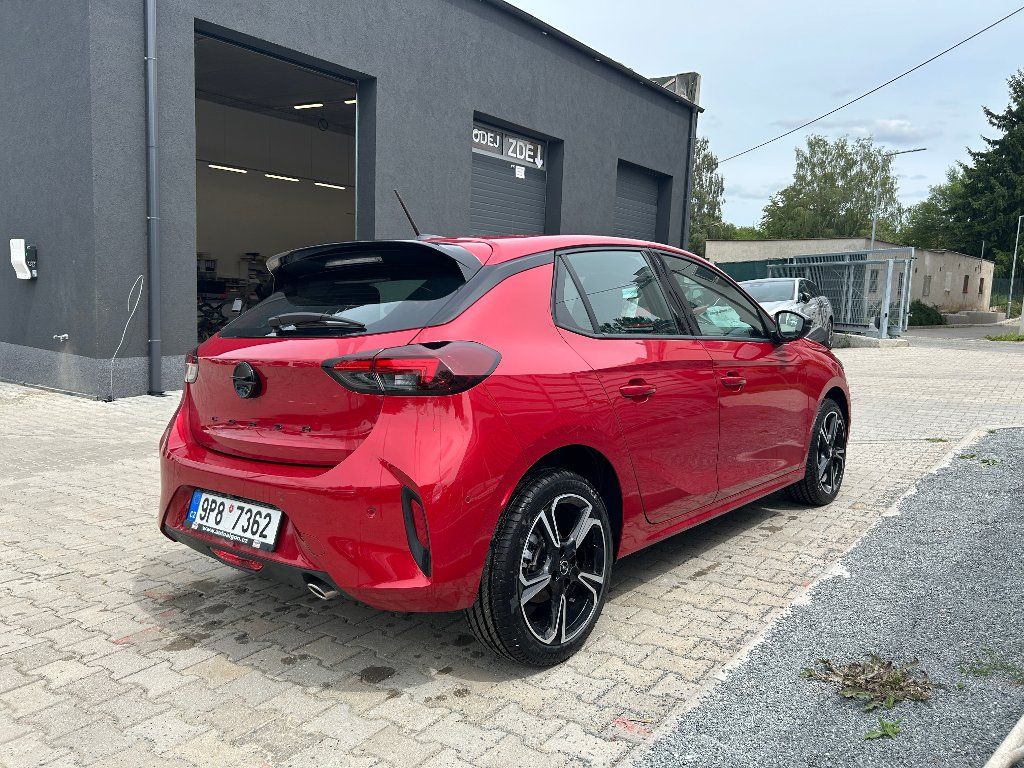 Opel Corsa, GS 1,2 Turbo 74kW 8AT - fotka 4