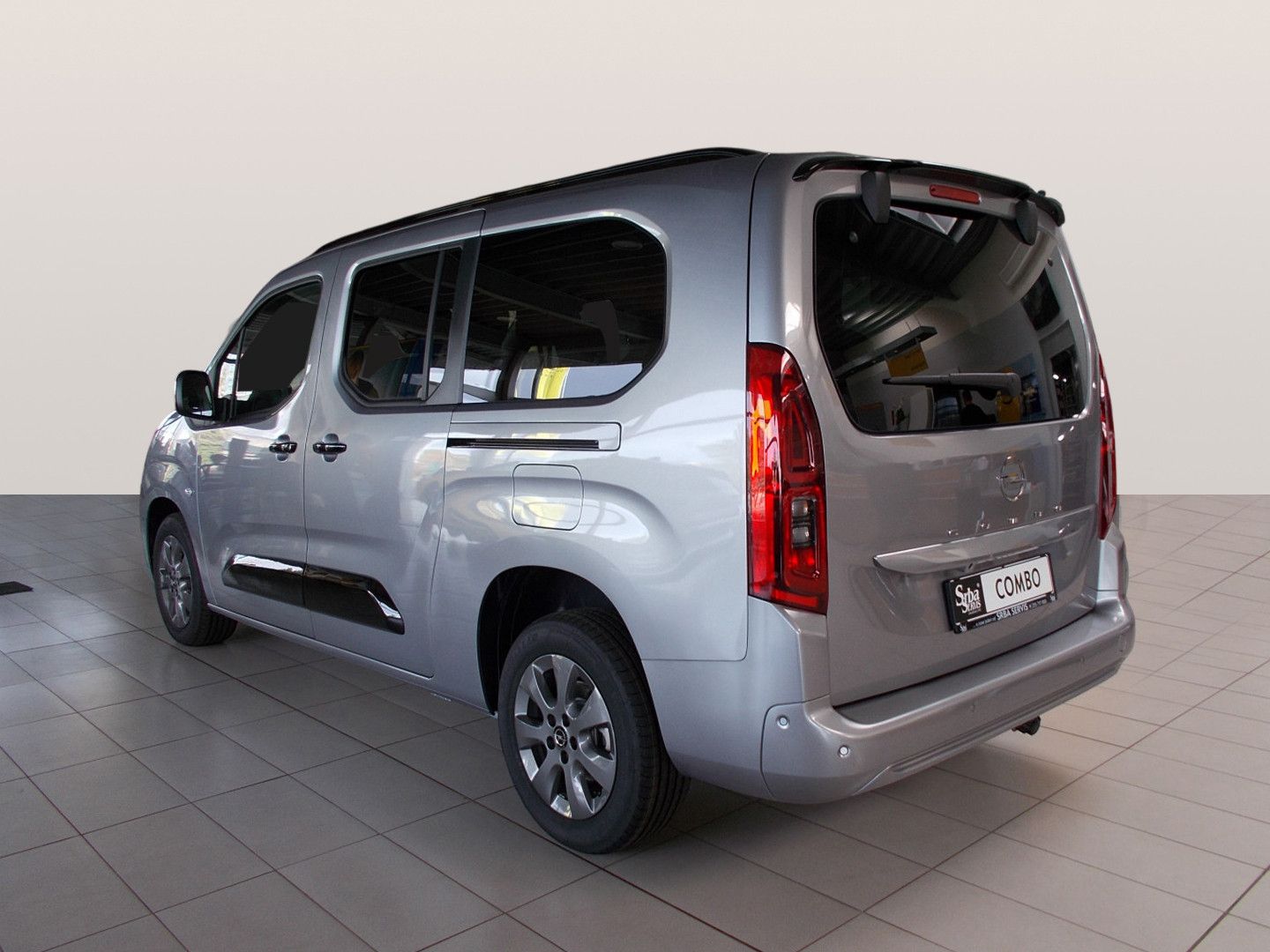 Opel Combo, Elegance Plus L2H1 1.5 CDTI (9 - fotka 3