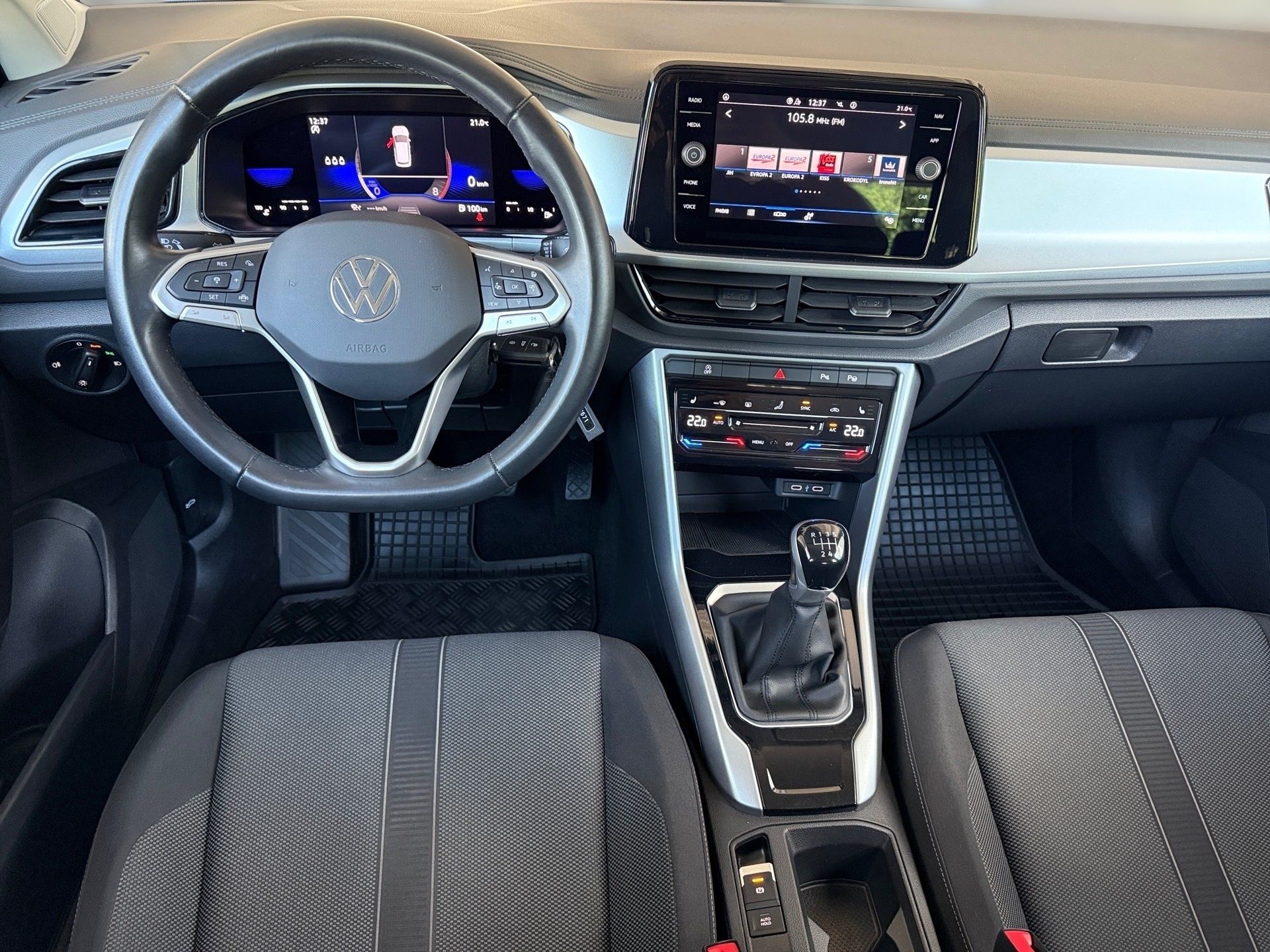 Volkswagen T-Roc, 1,0 TSI / 81 kW Life - fotka 6