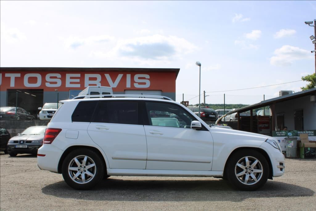 Mercedes-Benz GLK, 2,1 CDi  XENONY, 4 x 4, TAŽNÉ - fotka 4