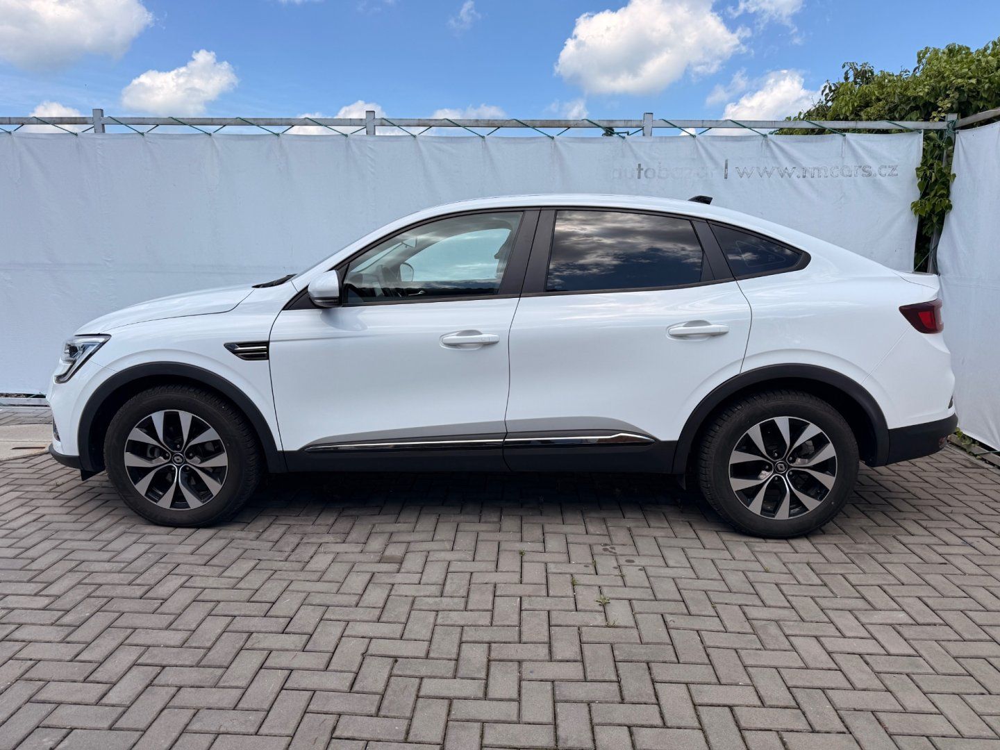 Renault Arkana, 1.6E-Tech 69kW*ČR*SERV. KNIHA* - fotka 3