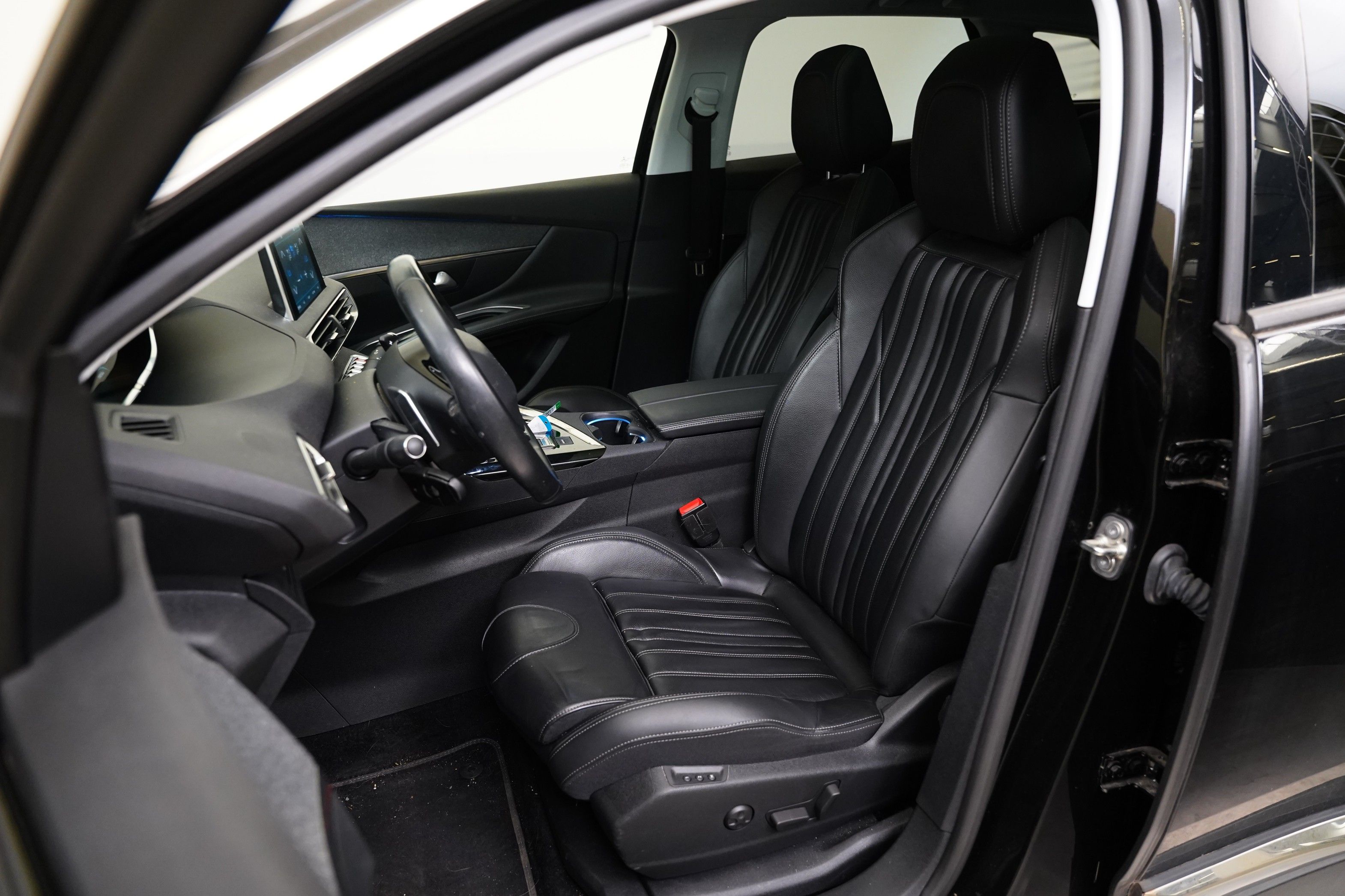 Peugeot 3008, 1.2 PureTech 96 kW Allure - fotka 5