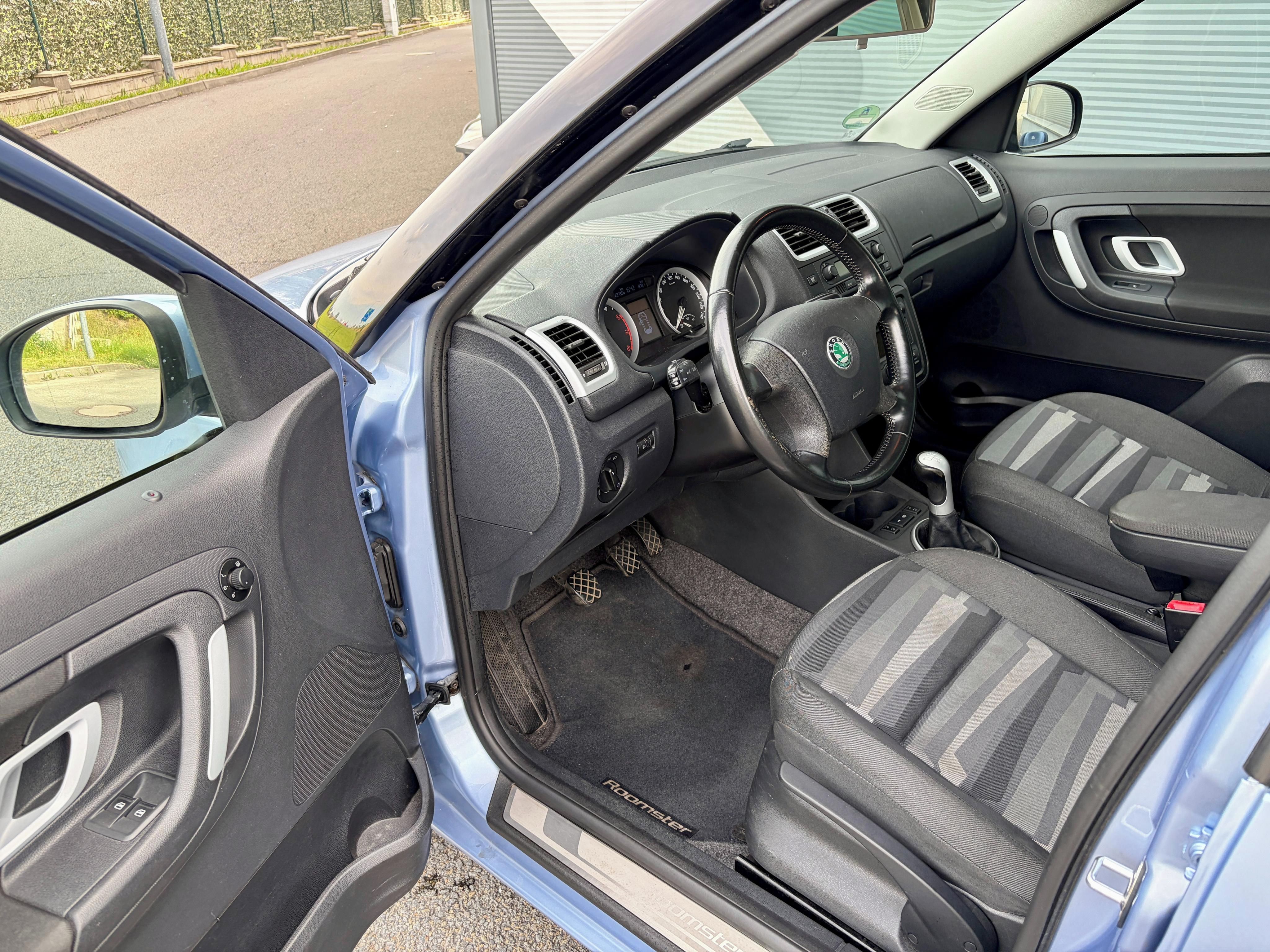 Škoda Roomster, 1.6i 77kW VÝHŘEV Senzory KLIMA - fotka 5
