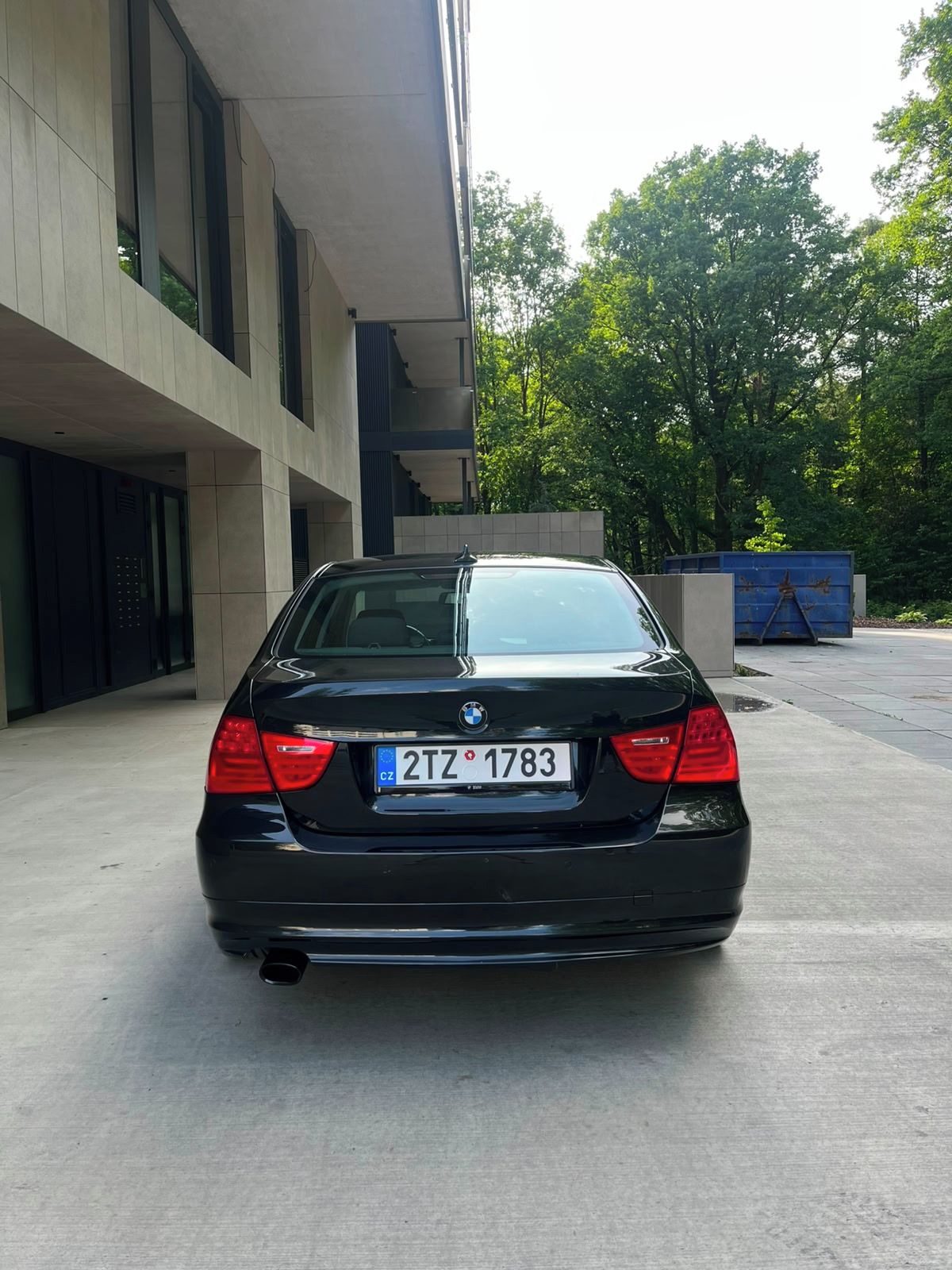 BMW Řada 3, BMW 318i E90 LCI - fotka 6