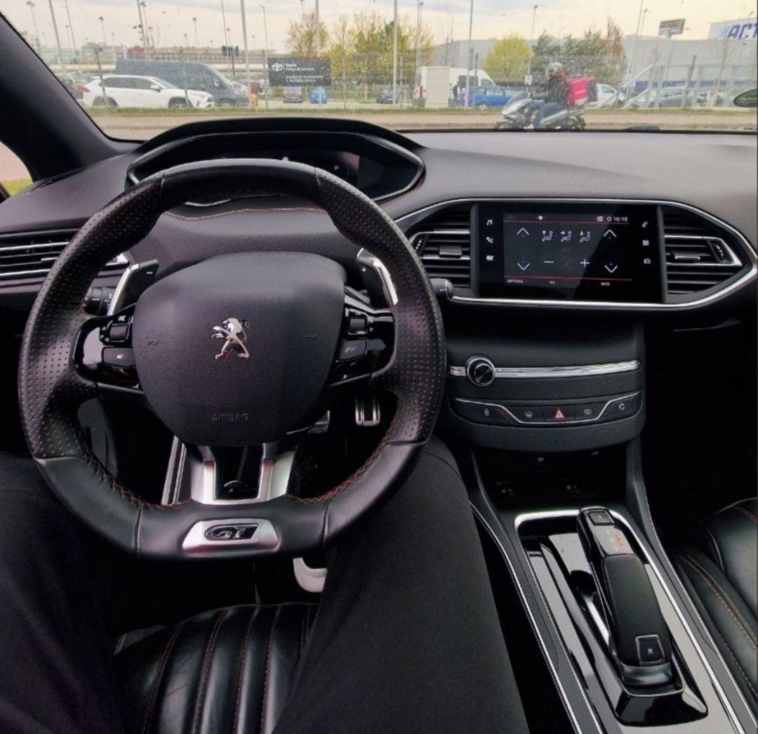 Peugeot 308, Peugeot 308 GT line 1.5 BluHdi - fotka 5