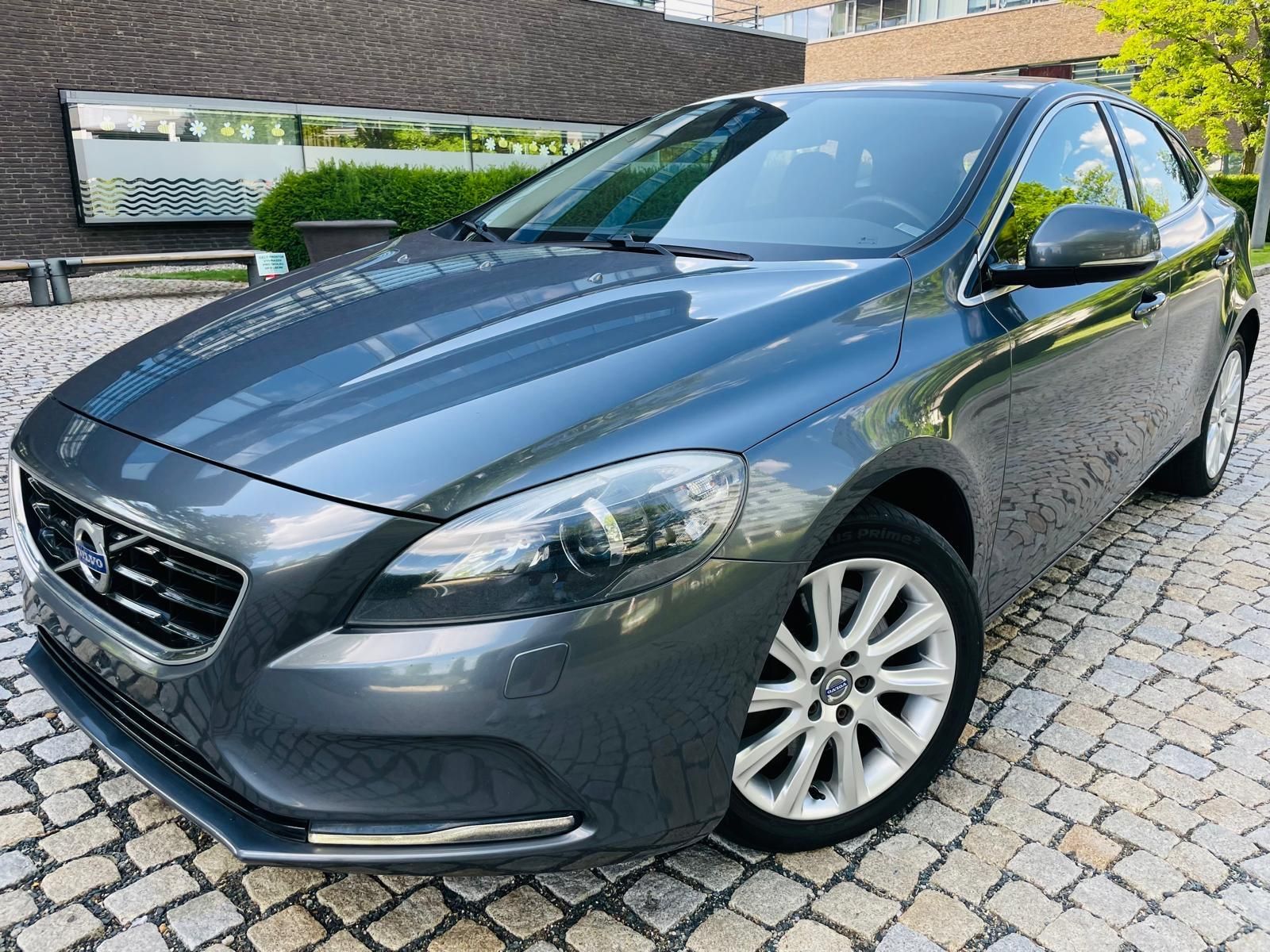 Volvo V40, 2.0D3 5VÁLEC MANUÁL SERVISKA - fotka 2