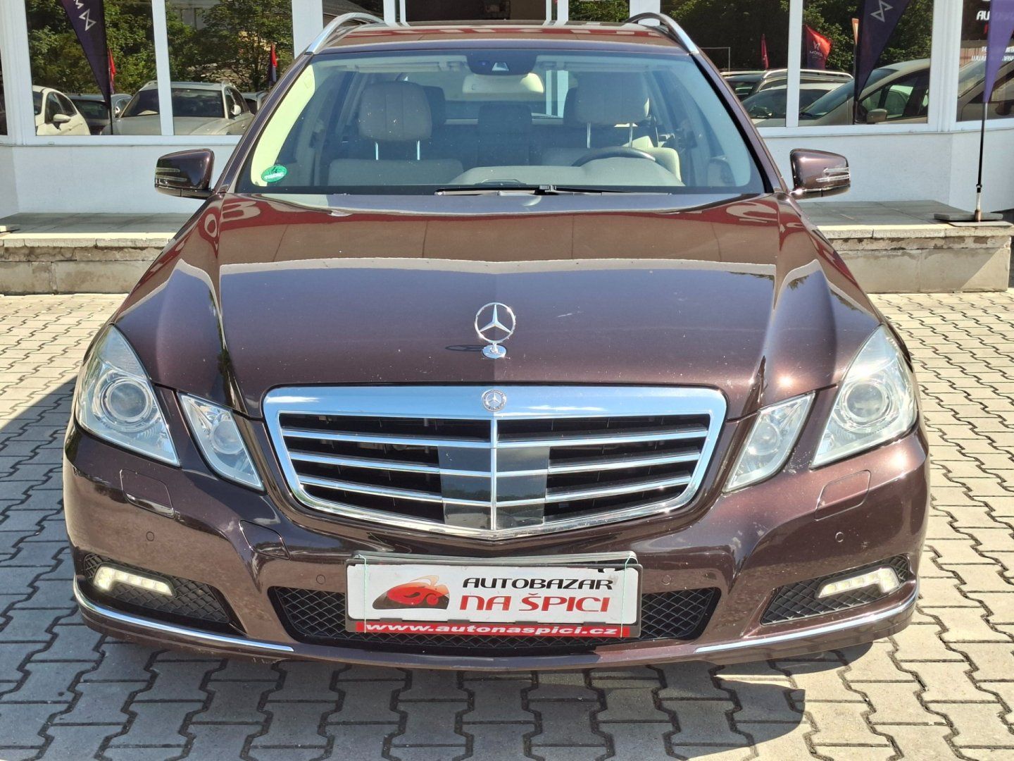 Mercedes-Benz Třídy E, E 350CDI 170kW 4MATIC - fotka 3