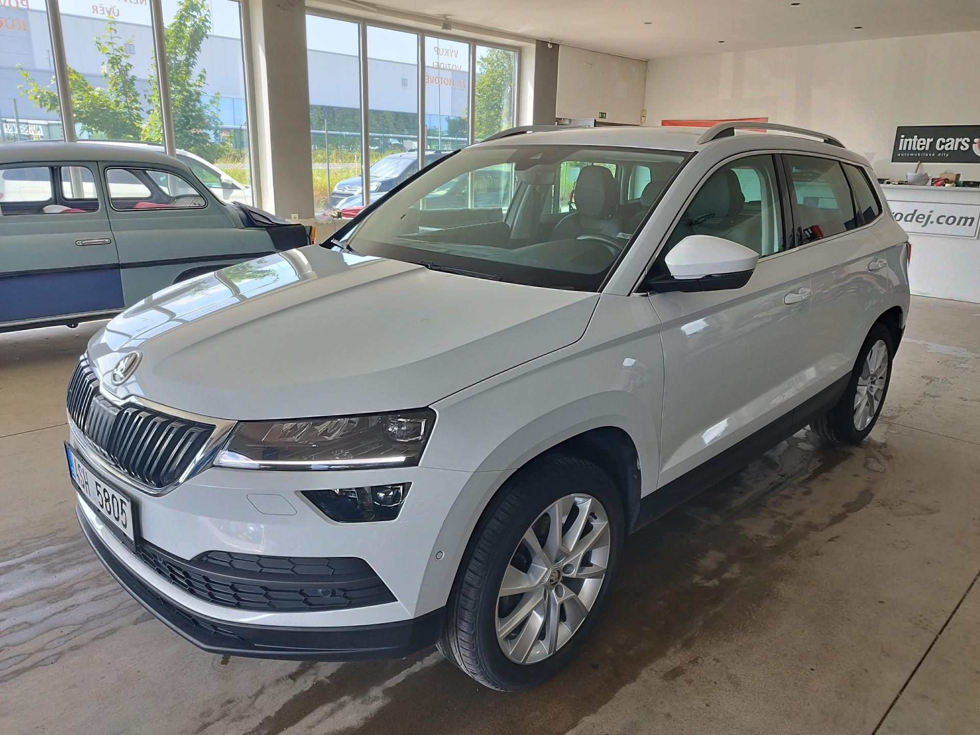 Škoda Karoq, 1,0TSI,85KW,FULL,LED,ALU,KŮŽE - fotka 3