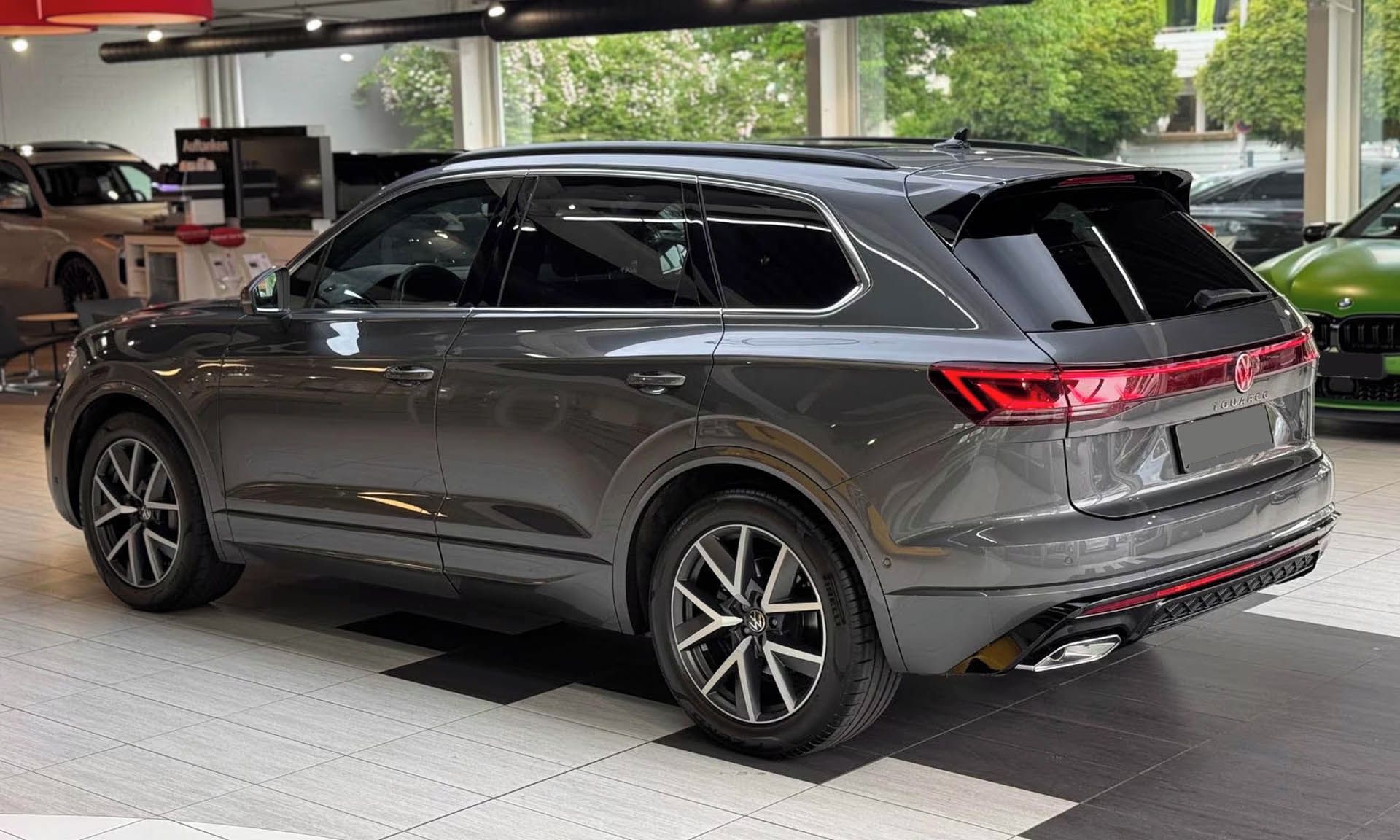 Volkswagen Touareg, TDI 210 kW R-Line Pano Taž Ven - fotka 4