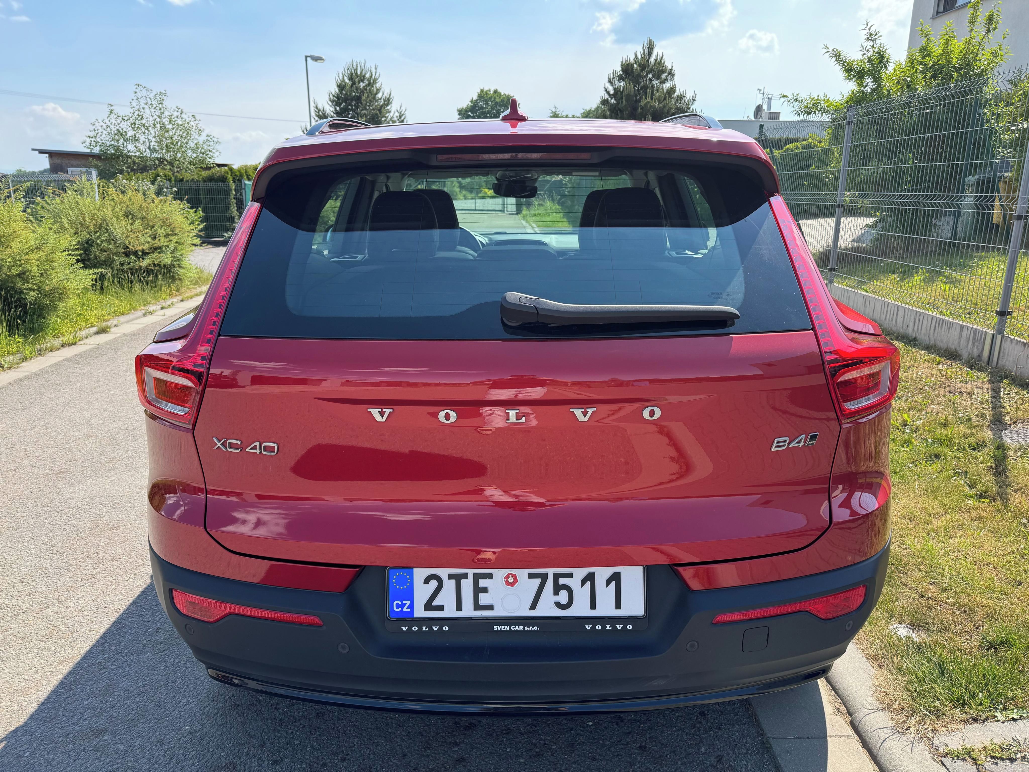 Volvo XC40, B4 Ultra - fotka 4