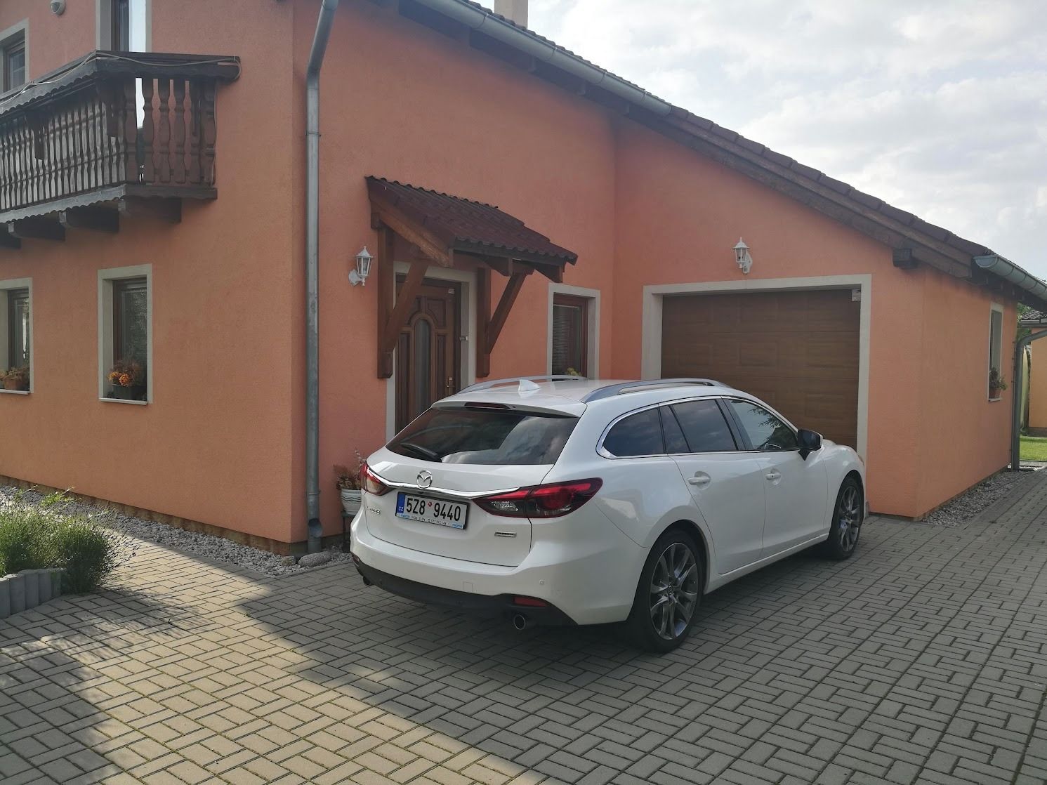 Mazda 6, 2.5 SKYACTIV-G 141 kW AT TOP - fotka 3