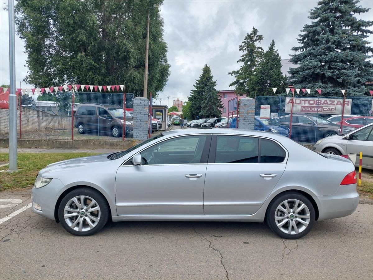 Škoda Superb, 3,6 V6 4x4 - fotka 4