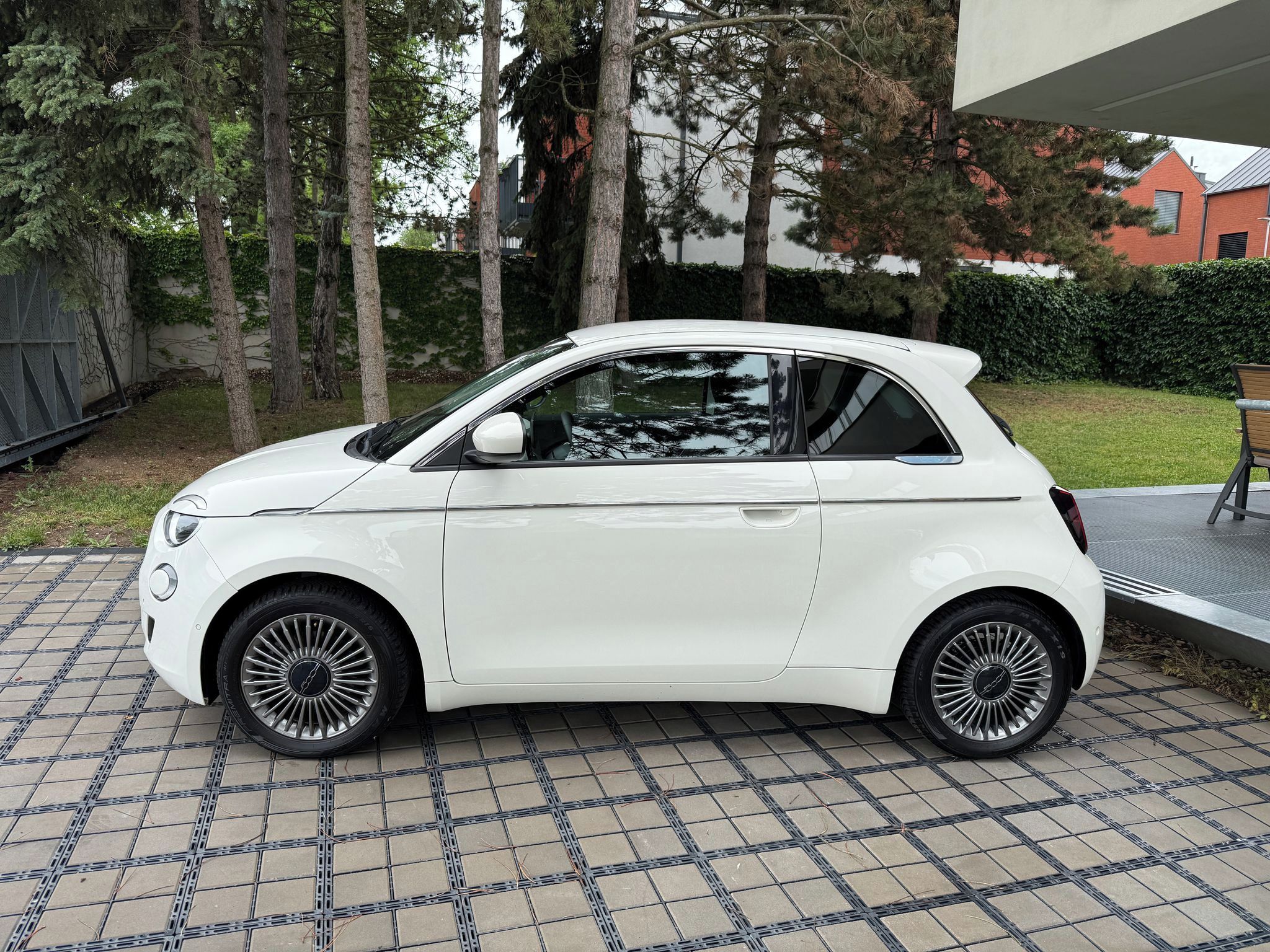 Fiat 500, ICON 42kWh Kamera Winterpacket - fotka 3