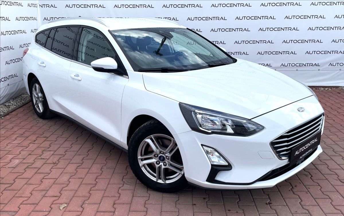 Ford Focus, 1,0 i,92kW,Po servisu,1.maj.,Č