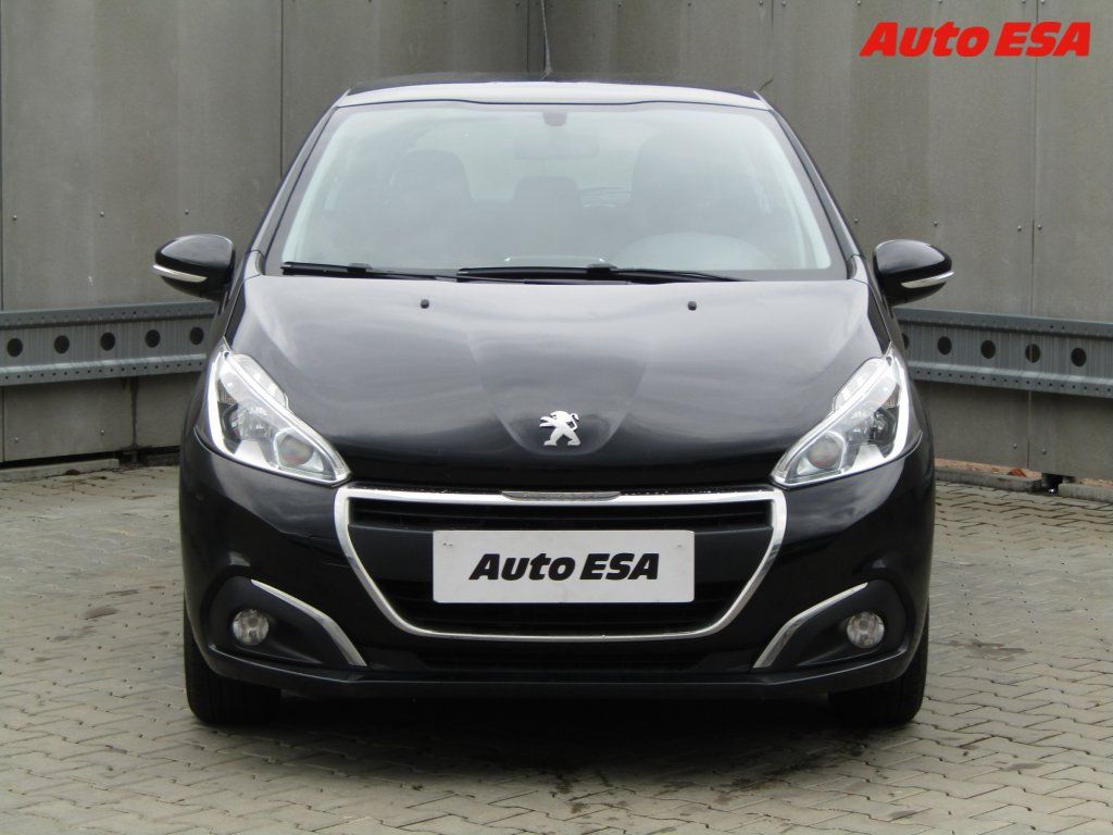 Peugeot 208, 1.2i,ČR,AC - fotka 2