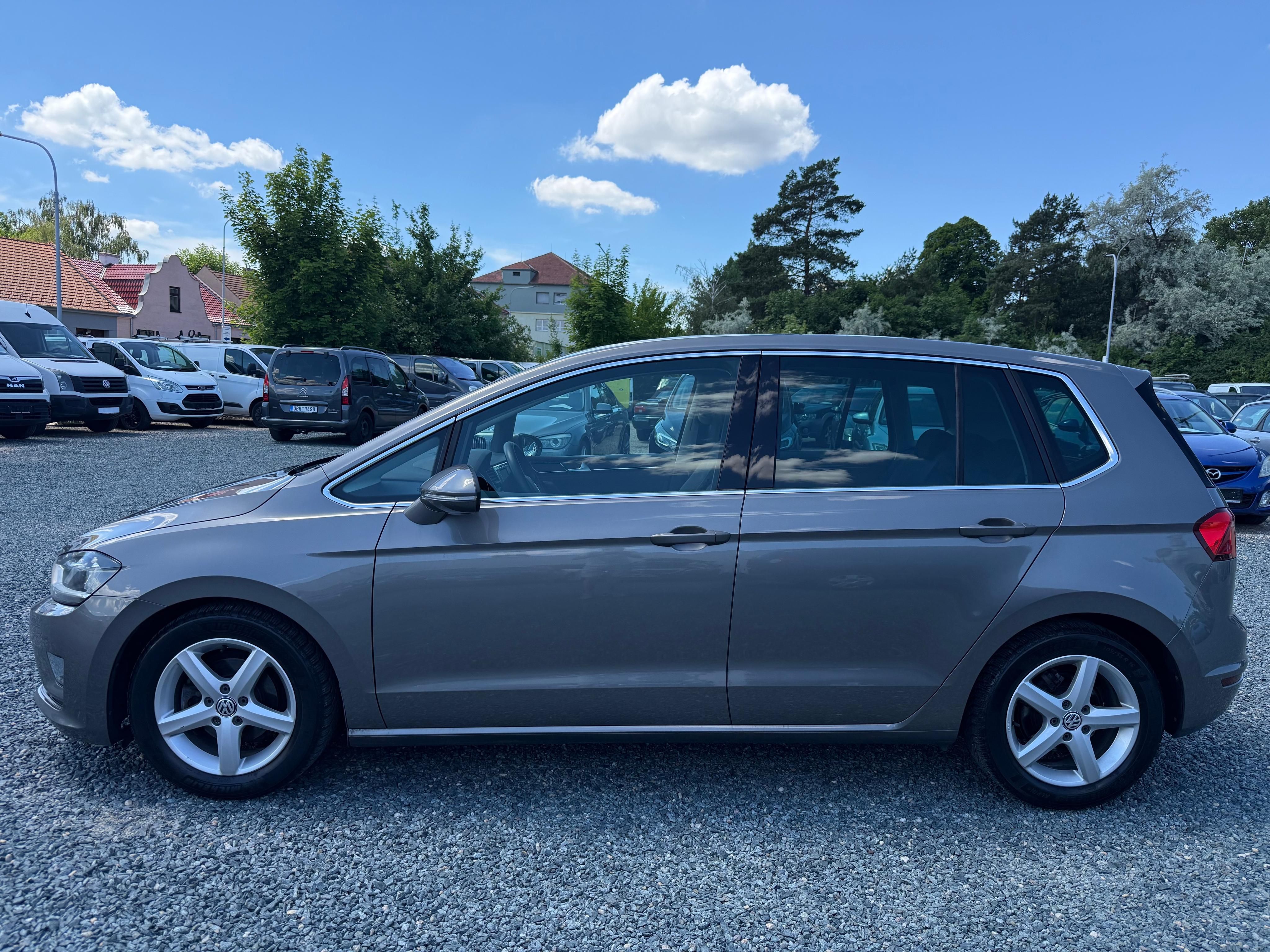 Volkswagen Golf Sportsvan, 1.2 TSi 81Kw Highline - fotka 2
