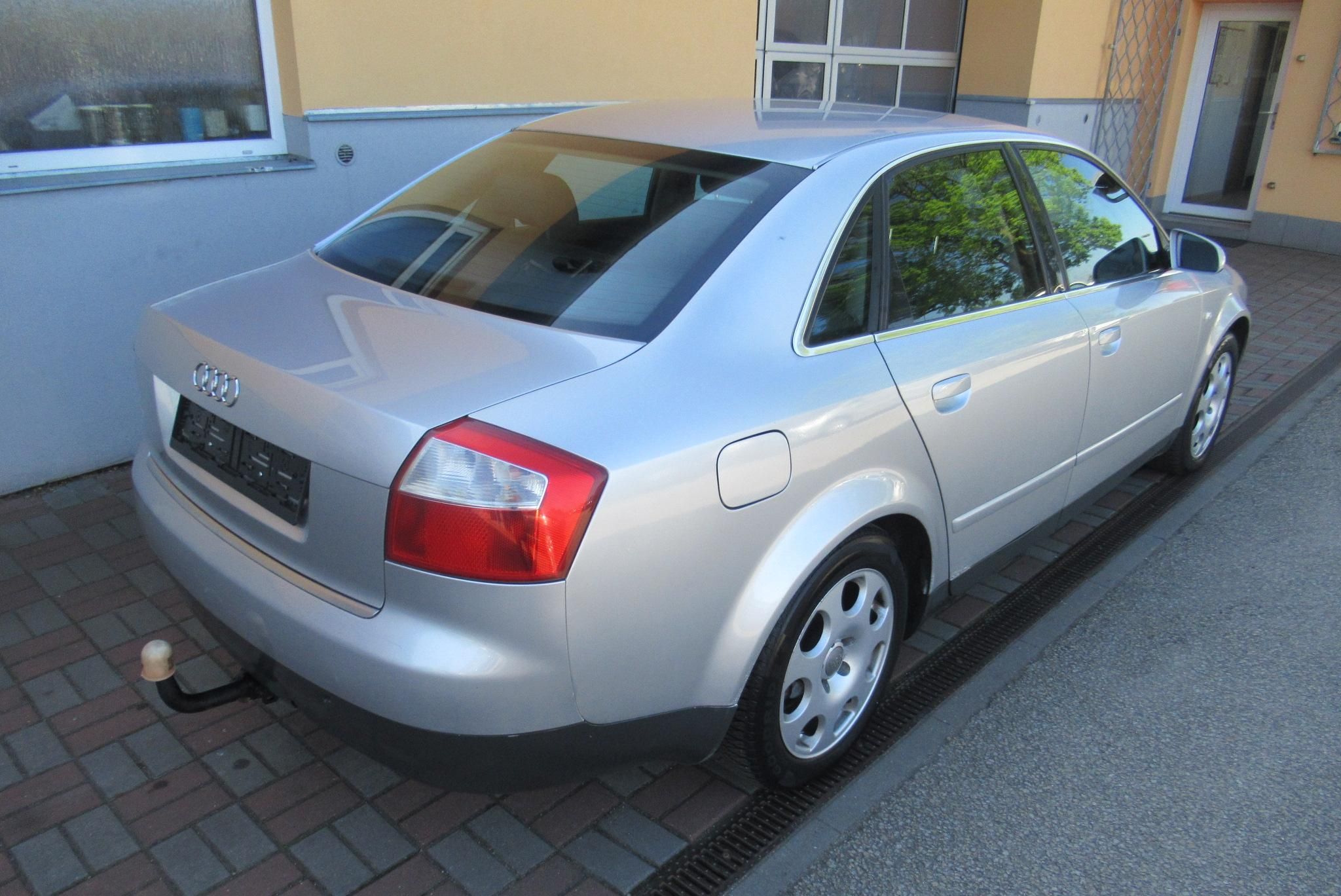 Audi A4, QUATTRO 1.9 TDi AUT. KLIMA - fotka 2