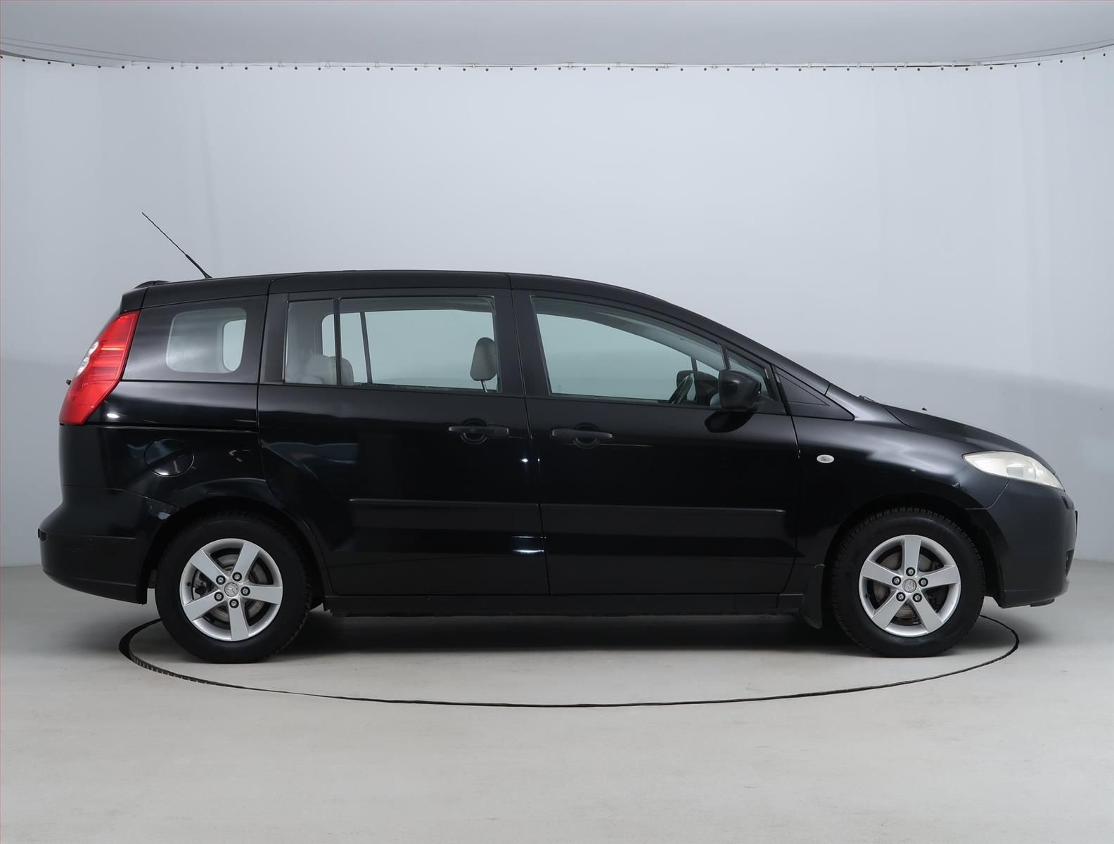 Mazda 5, 1.8, 7 míst, rezervace - fotka 6