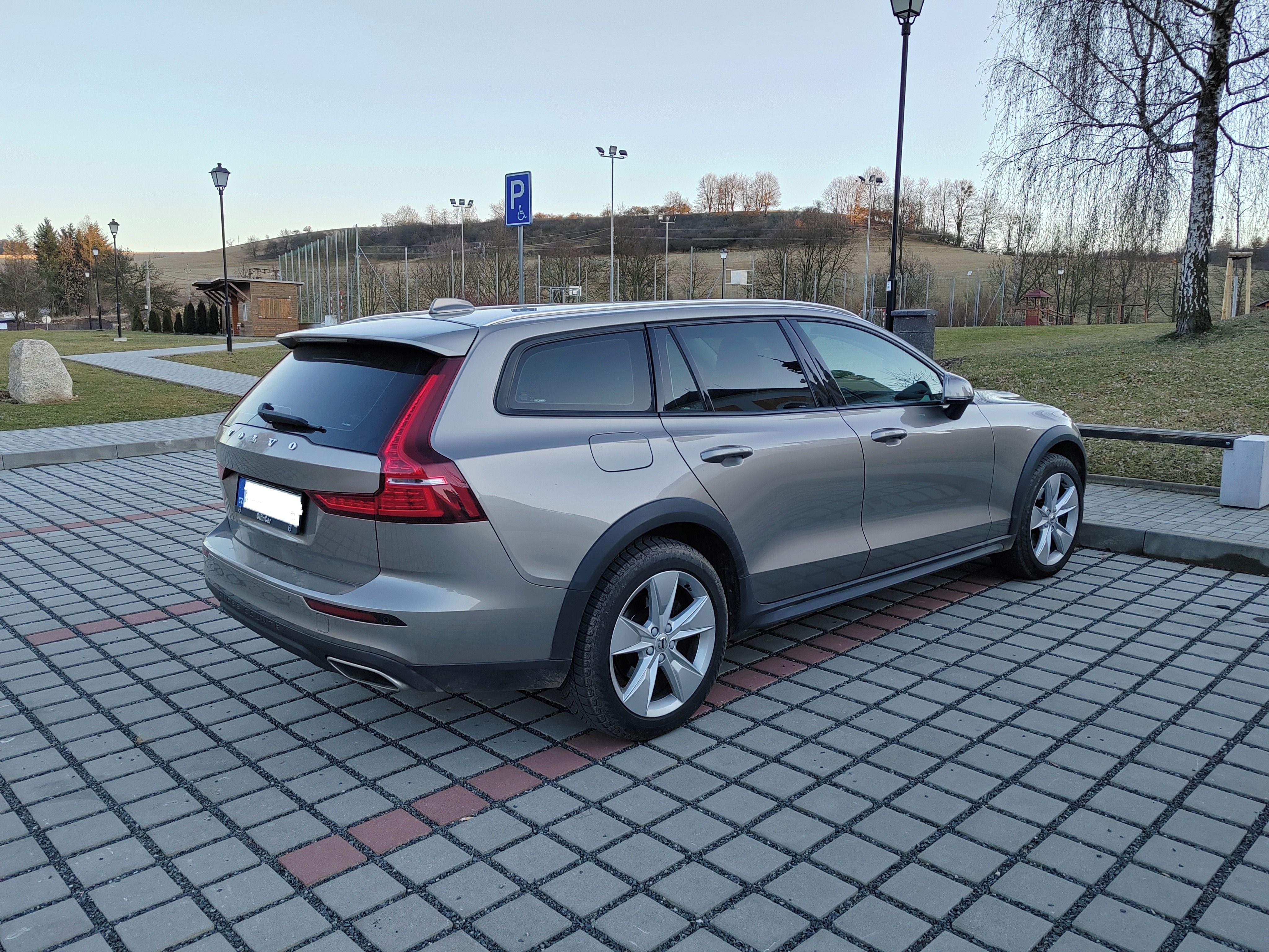 Volvo V60, CROSS COUNTRY, 2.0D, 140kW - fotka 4