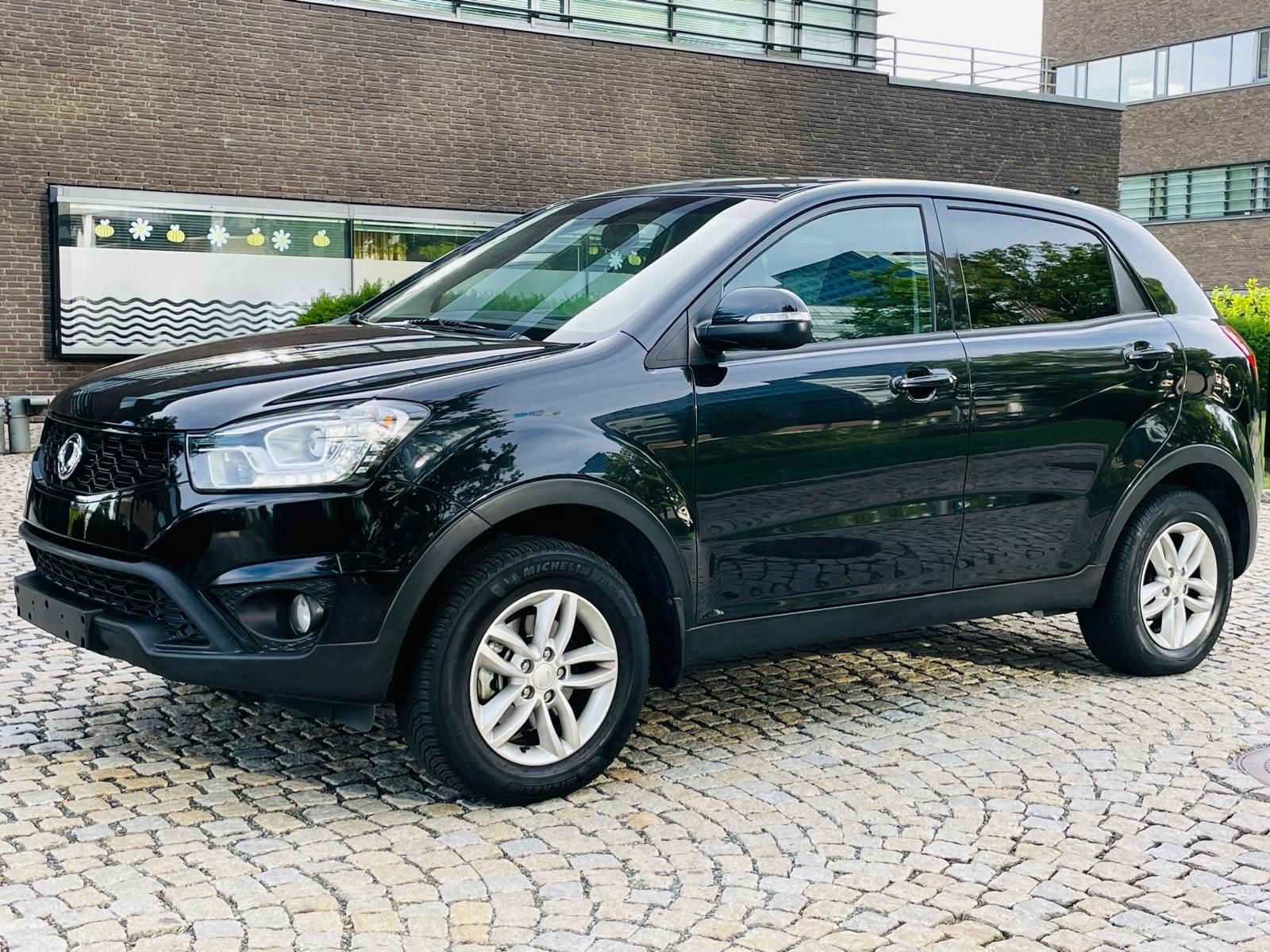 SsangYong Korando, 2.0i MANUÁL 1.MAJITEL SERVISKA - fotka 4