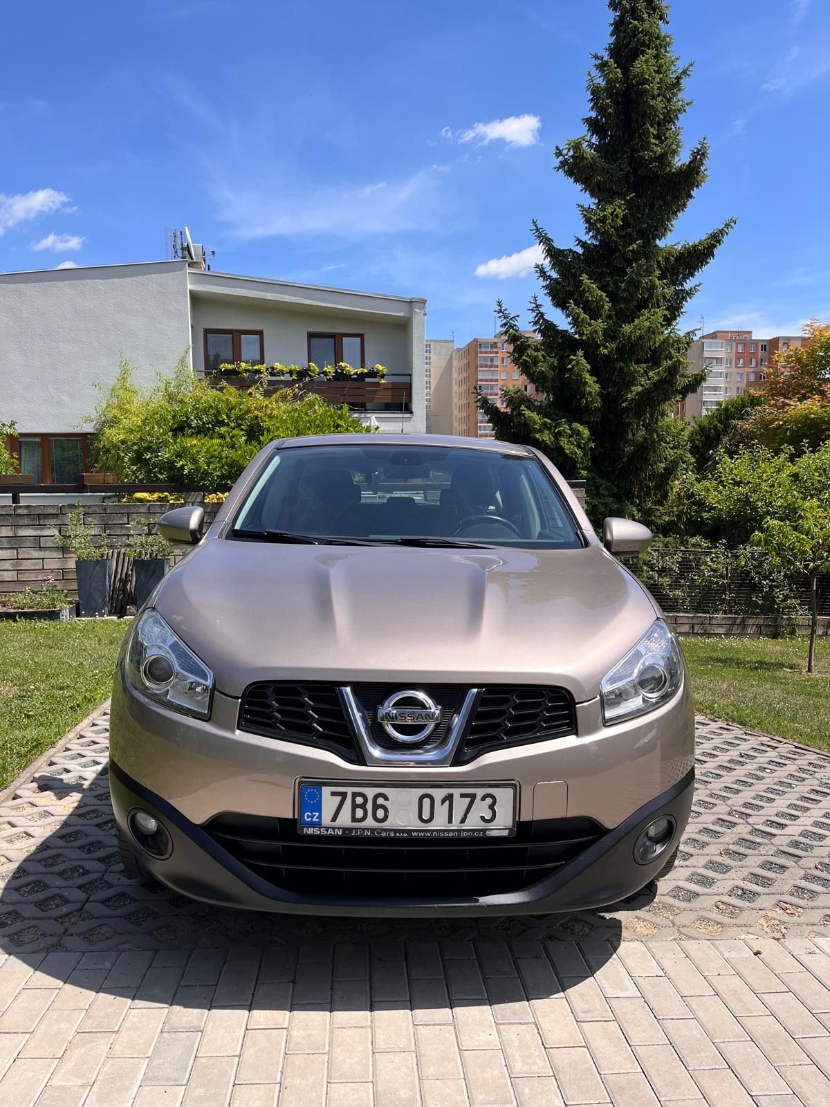 Nissan Qashqai, 1.6 benzín, velmi dobrý stav - fotka 2
