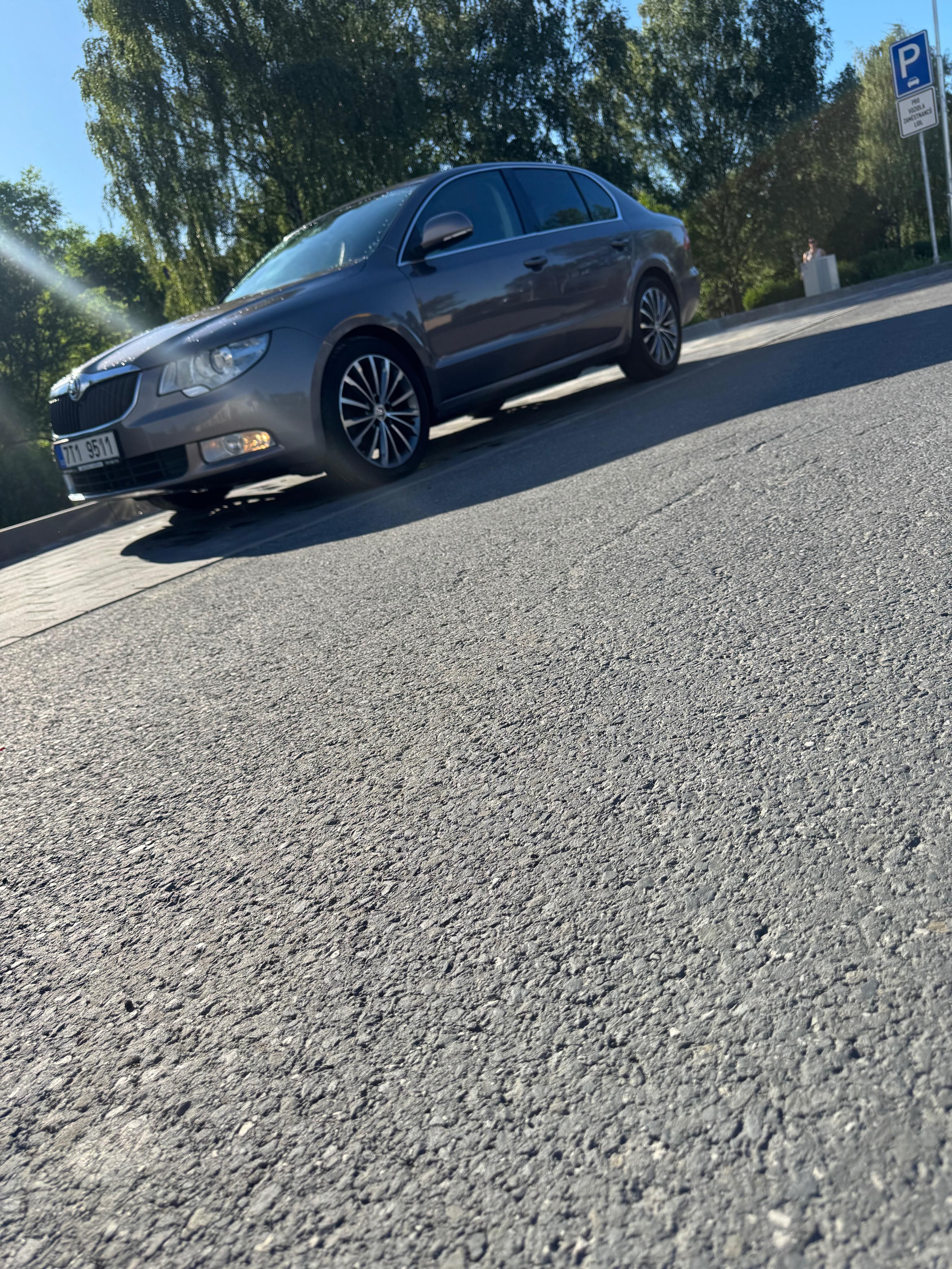 Škoda Superb, Škoda Superb II 2.0 TDI 103 kW - fotka 2