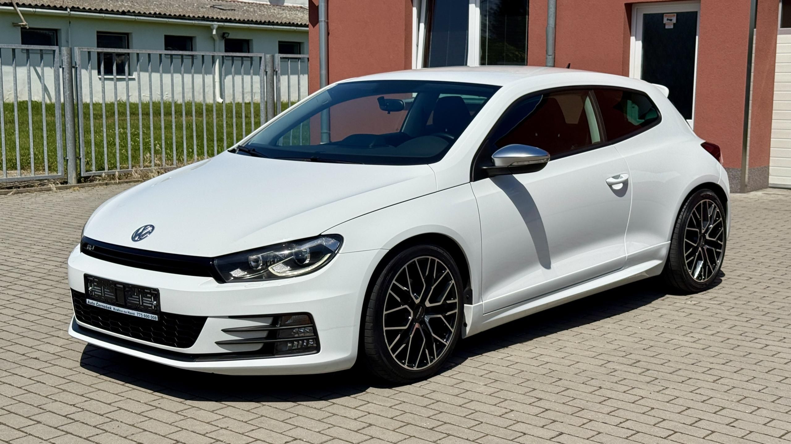 Volkswagen Scirocco, 2.0TDi*110kW*DSG*R-LINE*LED* - fotka 2