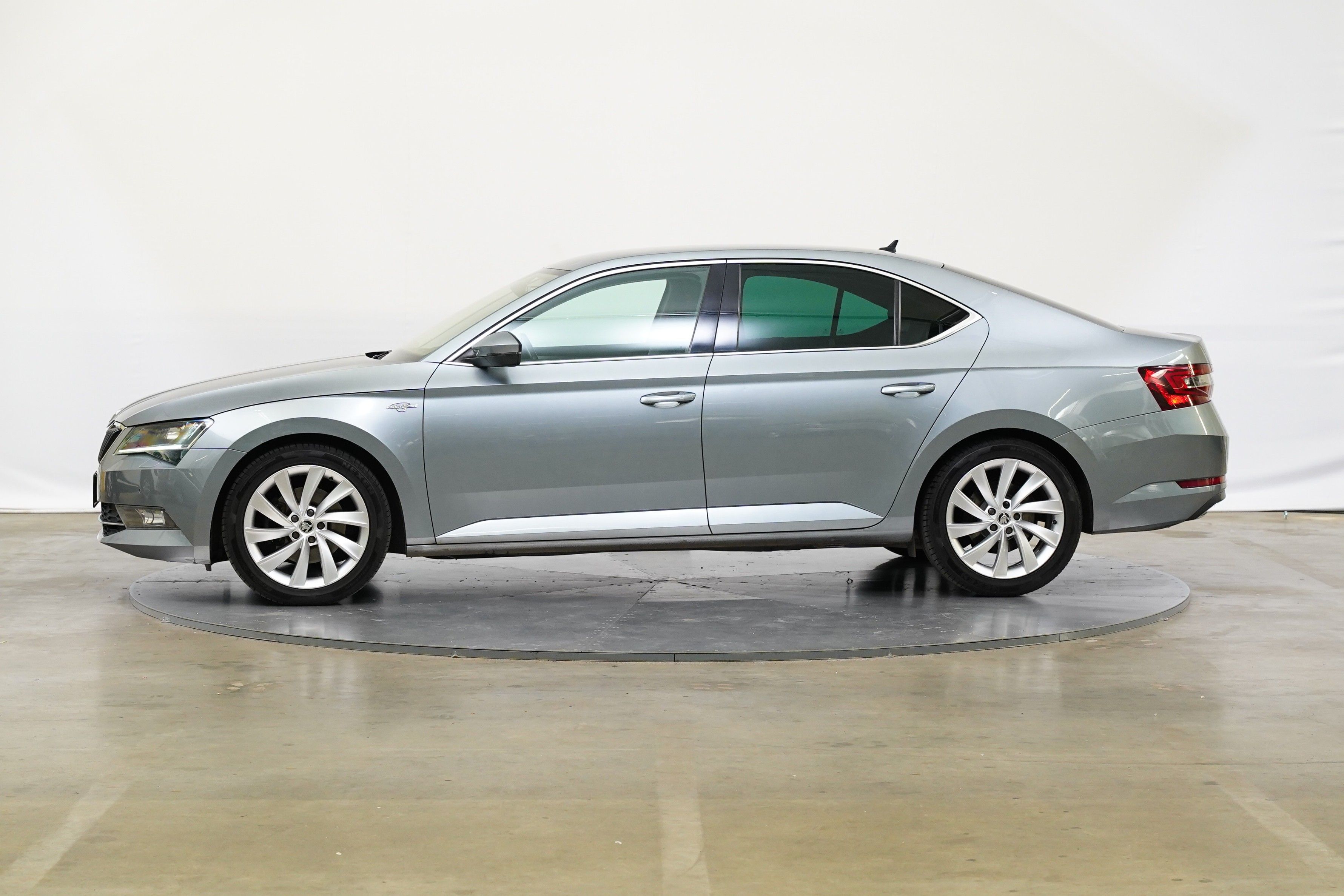 Škoda Superb, 2.0 TDI 110 kW Style Plus - fotka 3