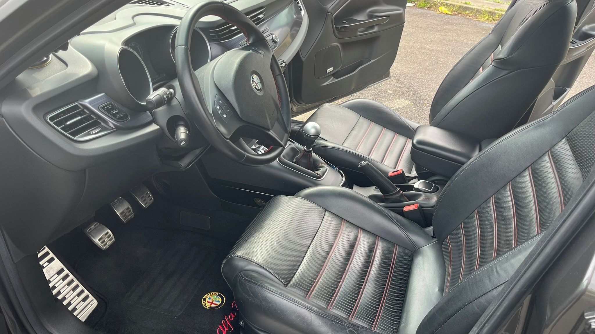 Alfa Romeo Giulietta, 1,75 TBi Quadrifoglio Verde - fotka 5
