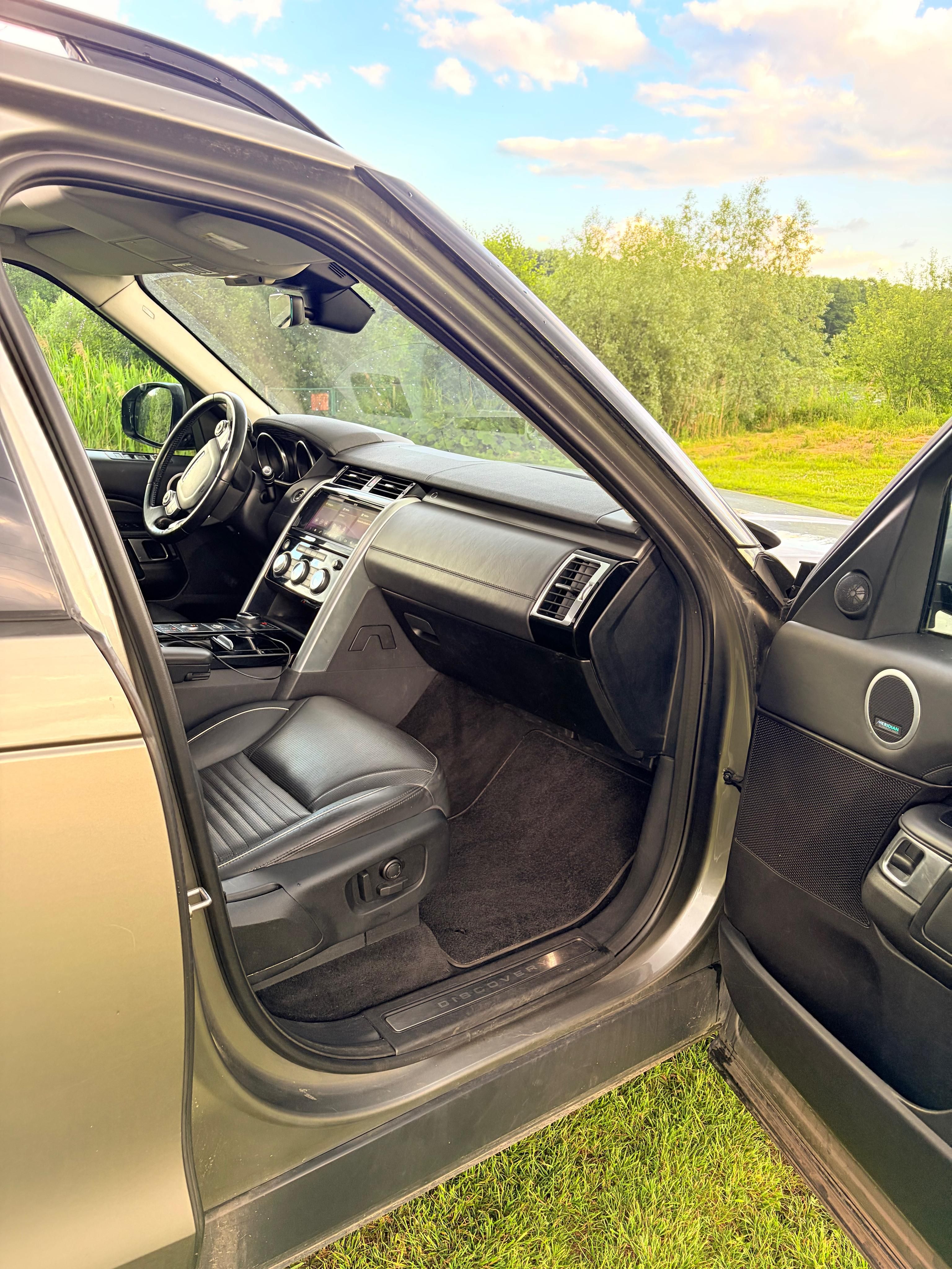Land Rover Discovery, First Edition 7 míst tažné ACC - fotka 5