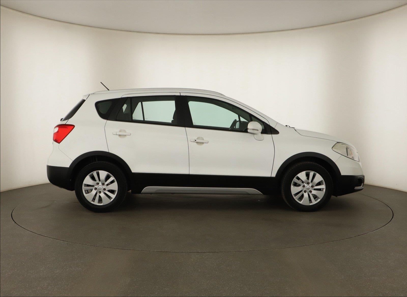 Suzuki SX4 S-Cross, 1.6 DDiS, Serv.kniha - fotka 6