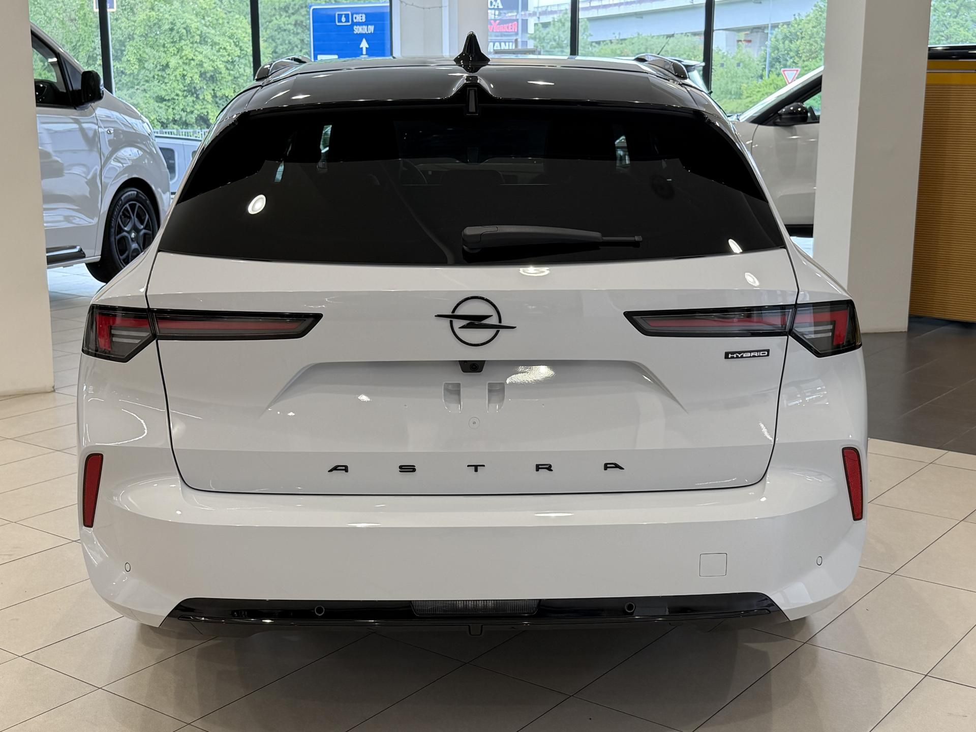 Opel Astra, ULTIMATE 1.2 TURBO Hybrid - fotka 5