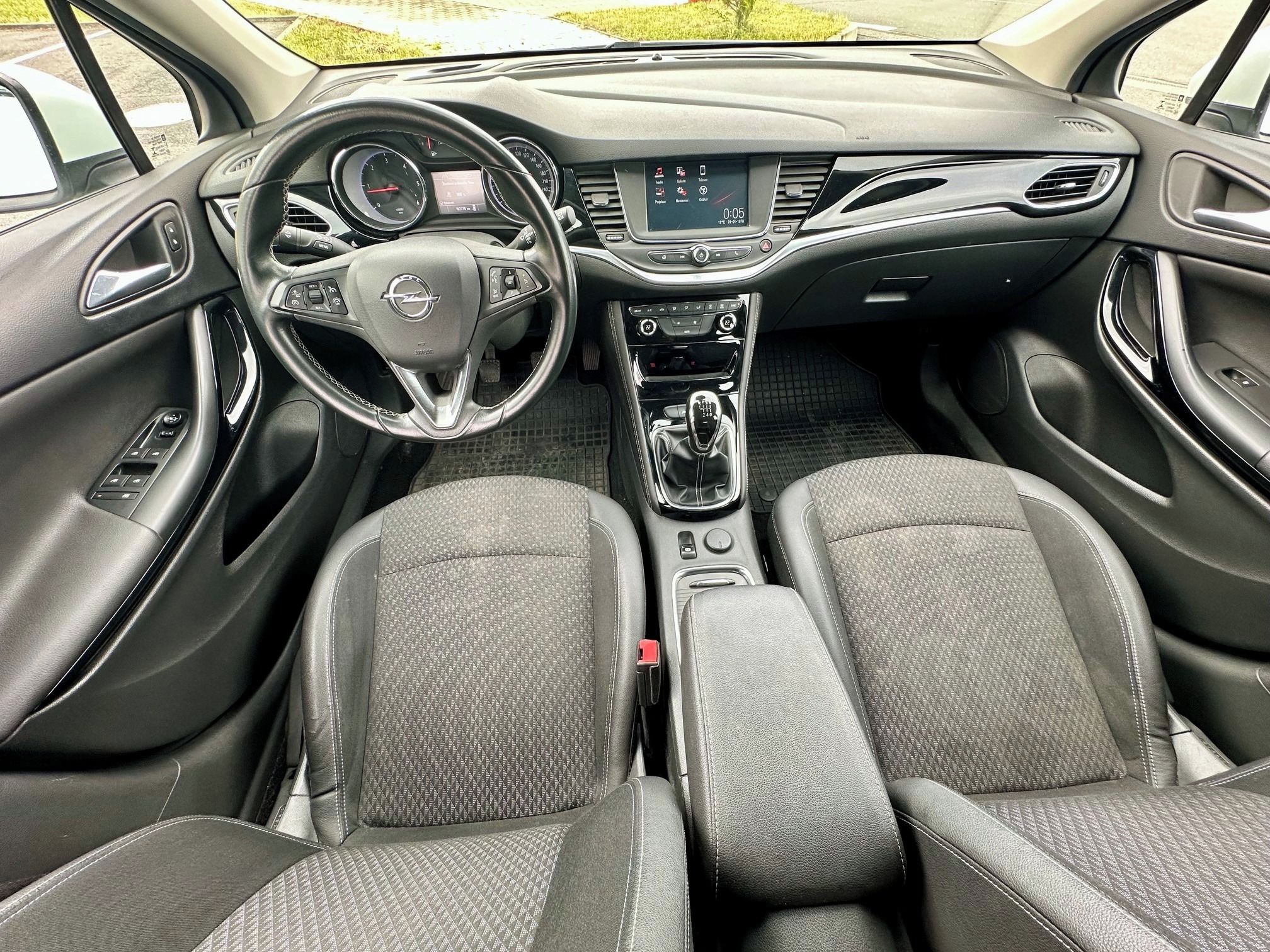 Opel Astra, 1,6 CDTI plný výbava, servis - fotka 5