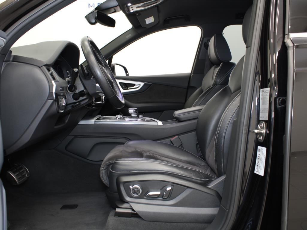 Audi Q7, 3,0 TDi 200kW S-line 7-míst ČR - fotka 6