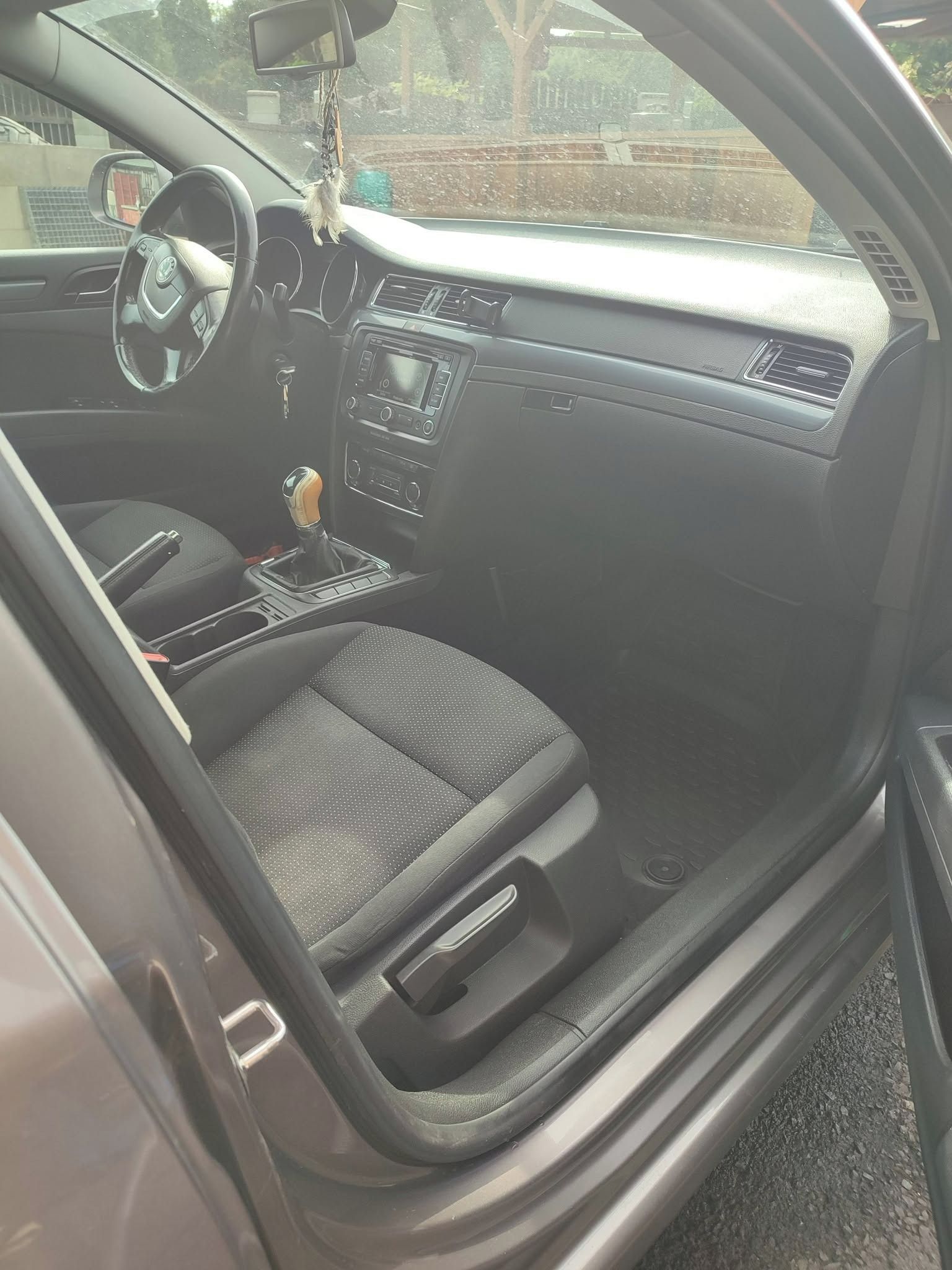 Škoda Superb, 1,6 TDI - fotka 6