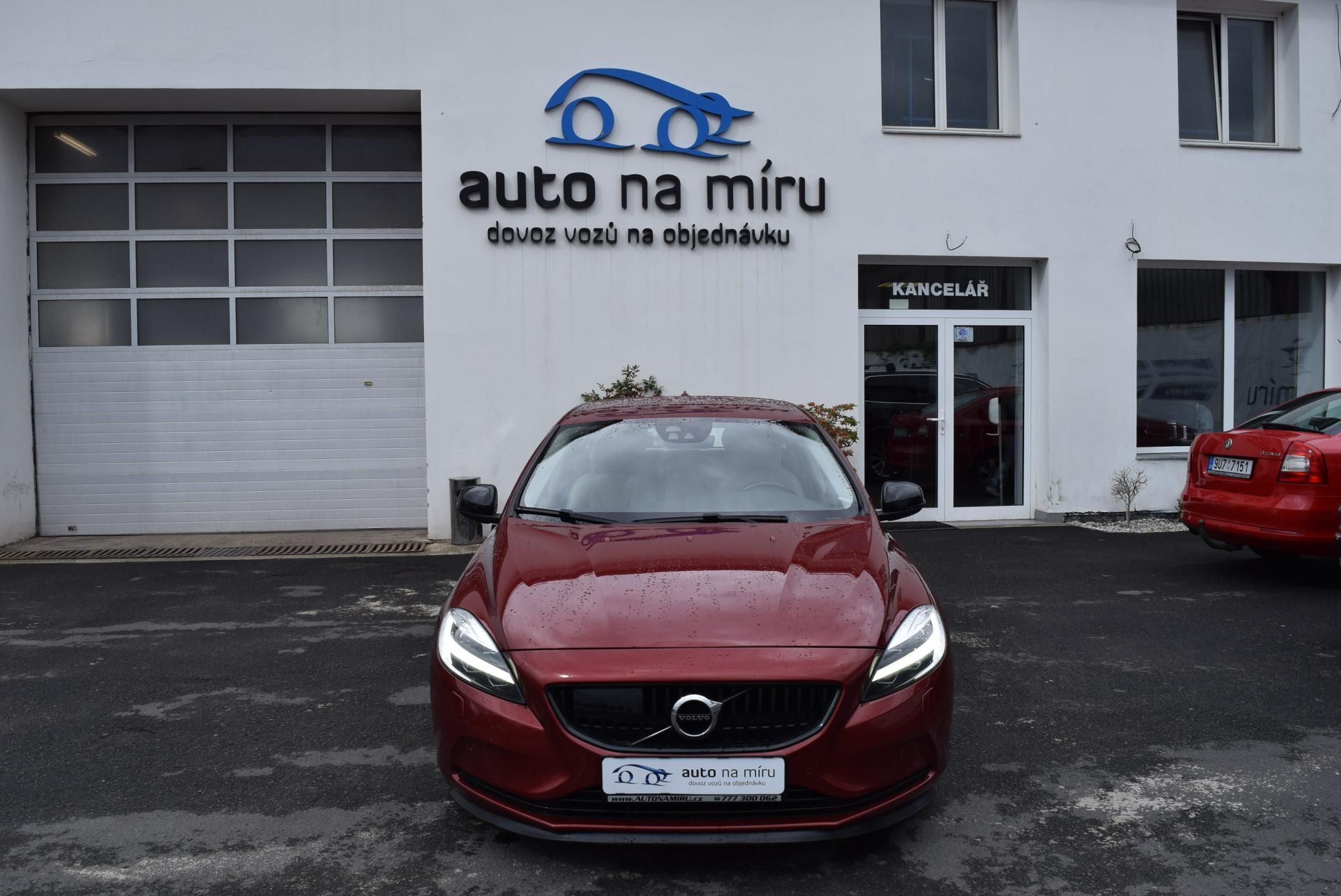 Volvo V40, 2.0i T2 90kw INSCRIPTION MANUÁ - fotka 3