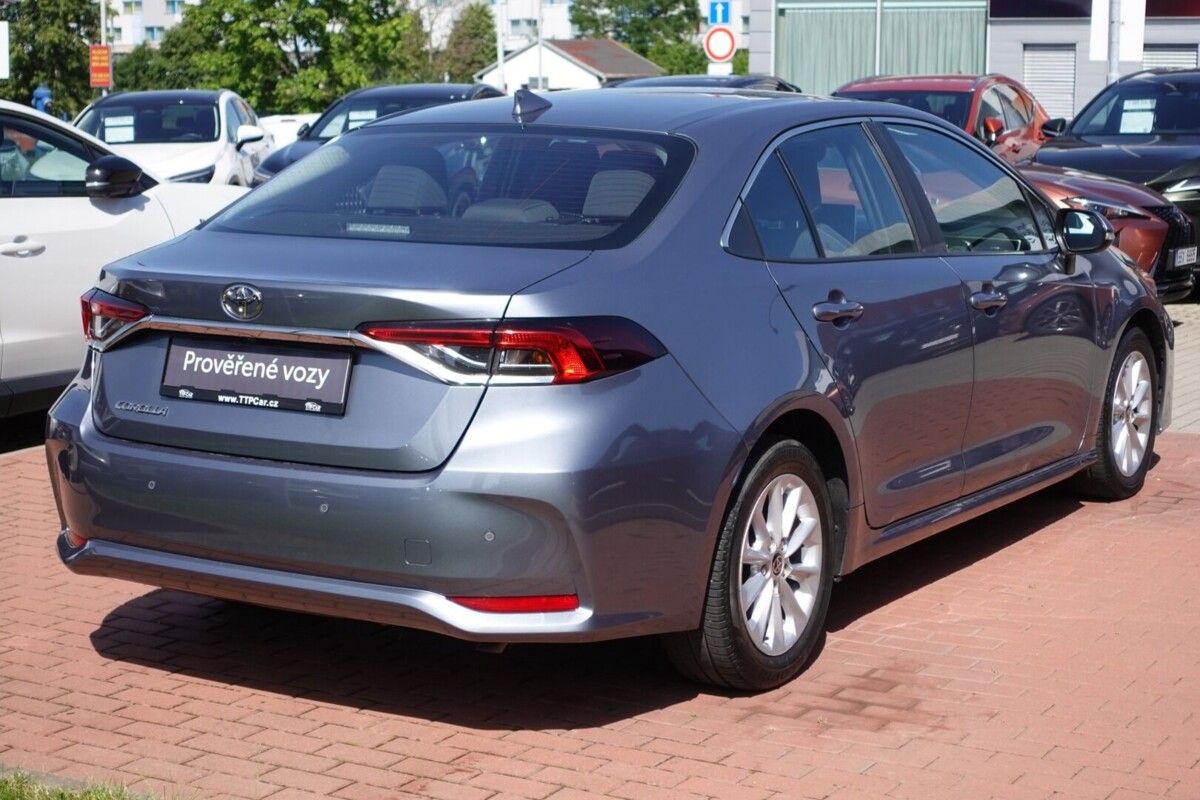 Toyota Corolla, 1.5 BA 6 MT Comfort + Tech - fotka 4