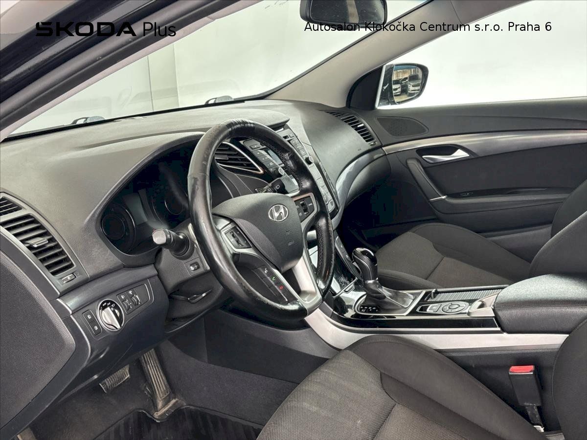 Hyundai i40, CRDi100 kW Experience AT - fotka 6