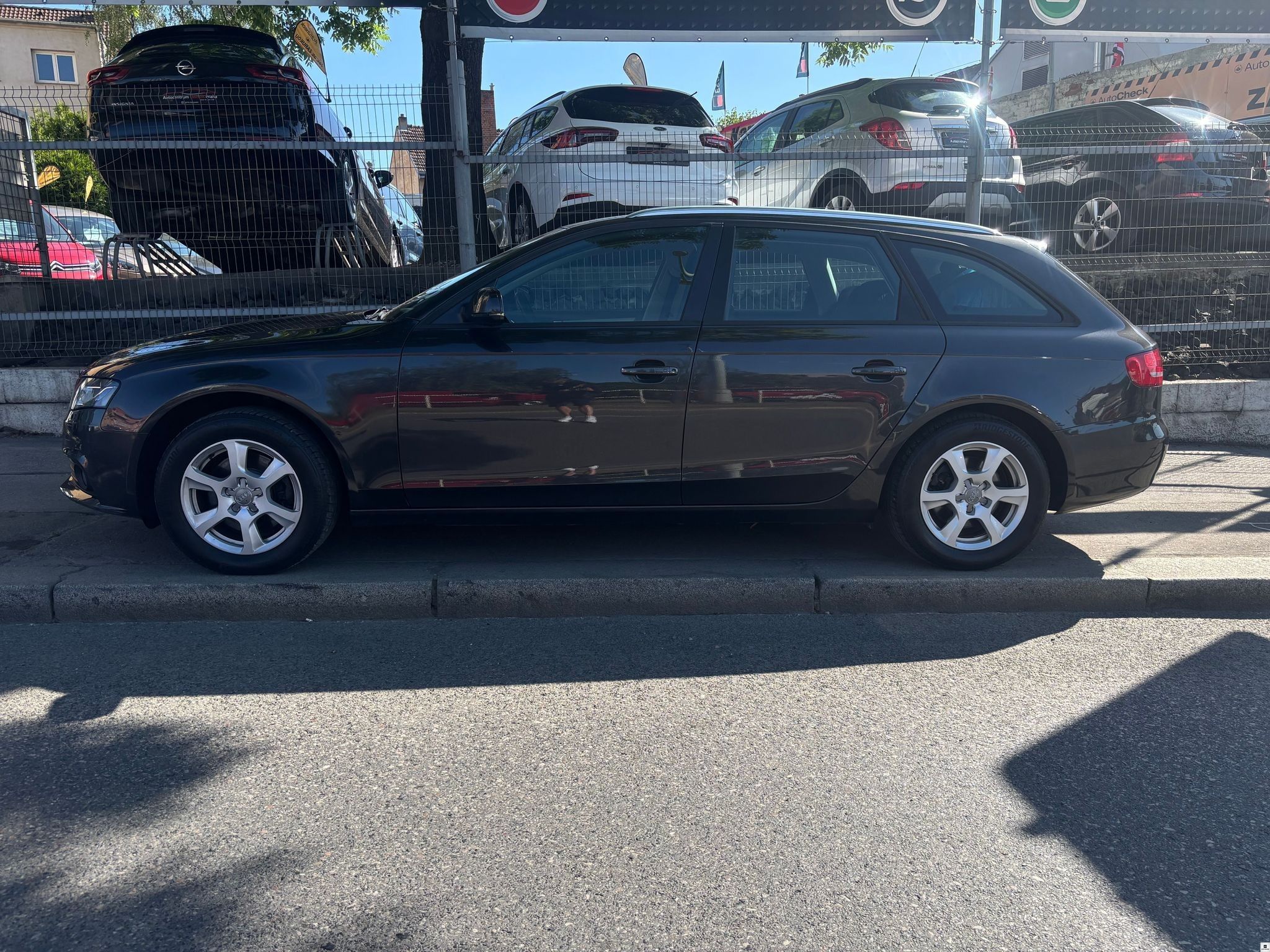 Audi A4, 1.8TSi/2010/S.KNIHA-MAN6-2.MAJ - fotka 2