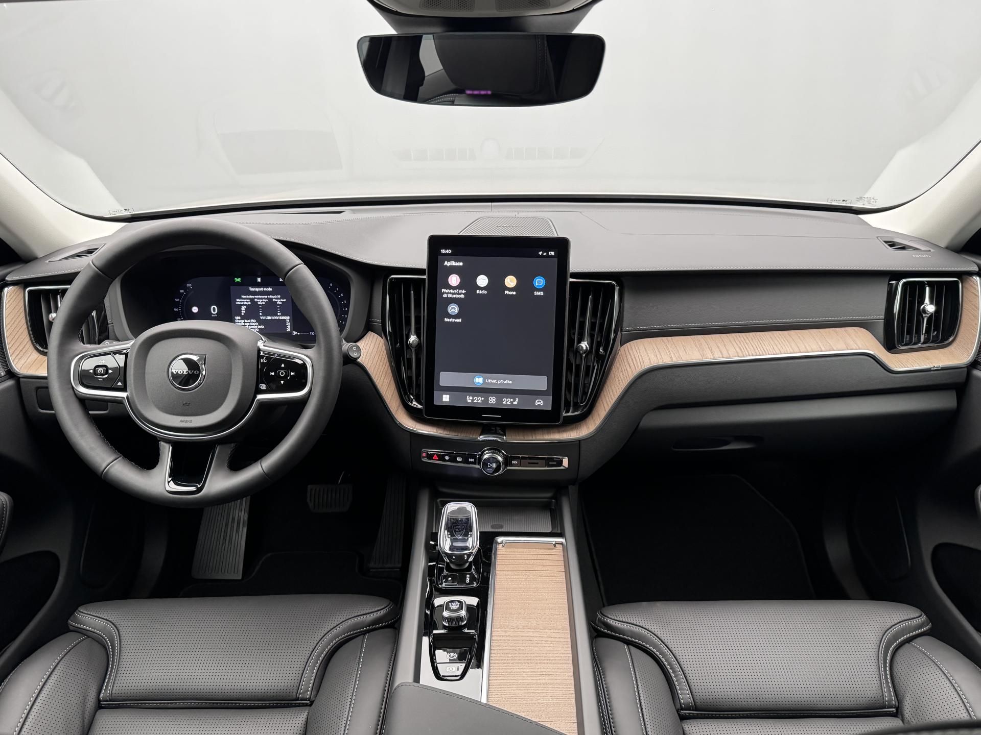 Volvo XC60, B5 AWD AUT DARK ULTRA - fotka 2