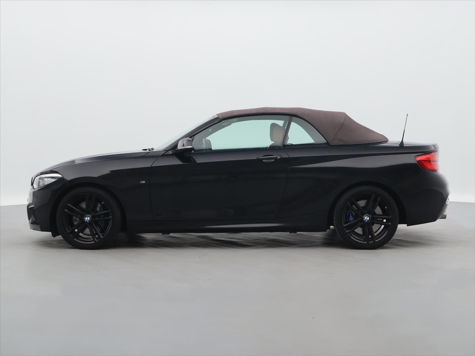 BMW Řada 2, 2.0 230i 185kW M-Sport DPH CZ - fotka 4