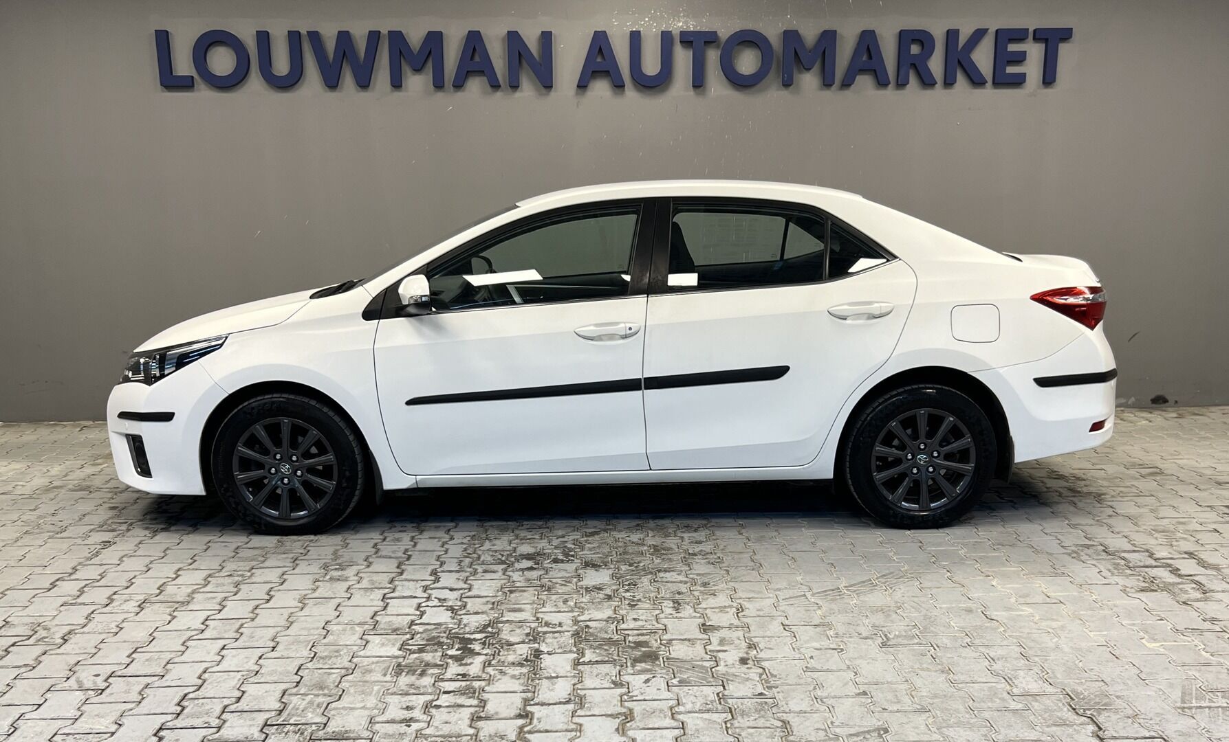 Toyota Corolla, 1.6 ACTIVE TREND+ - fotka 4