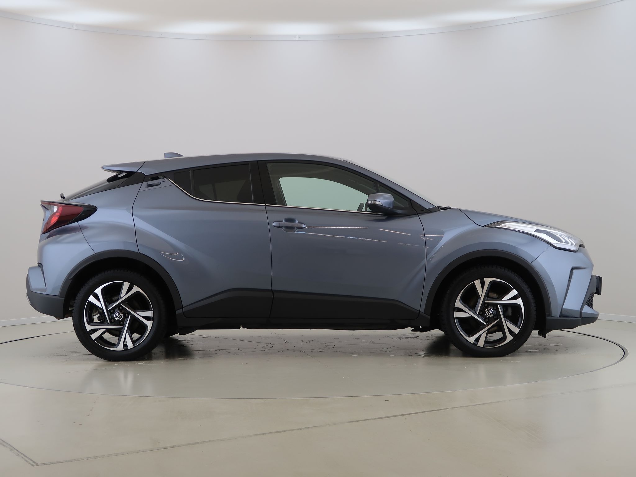 Toyota C-HR, 2.0Hybrid,CZ,1Maj,Style - fotka 4