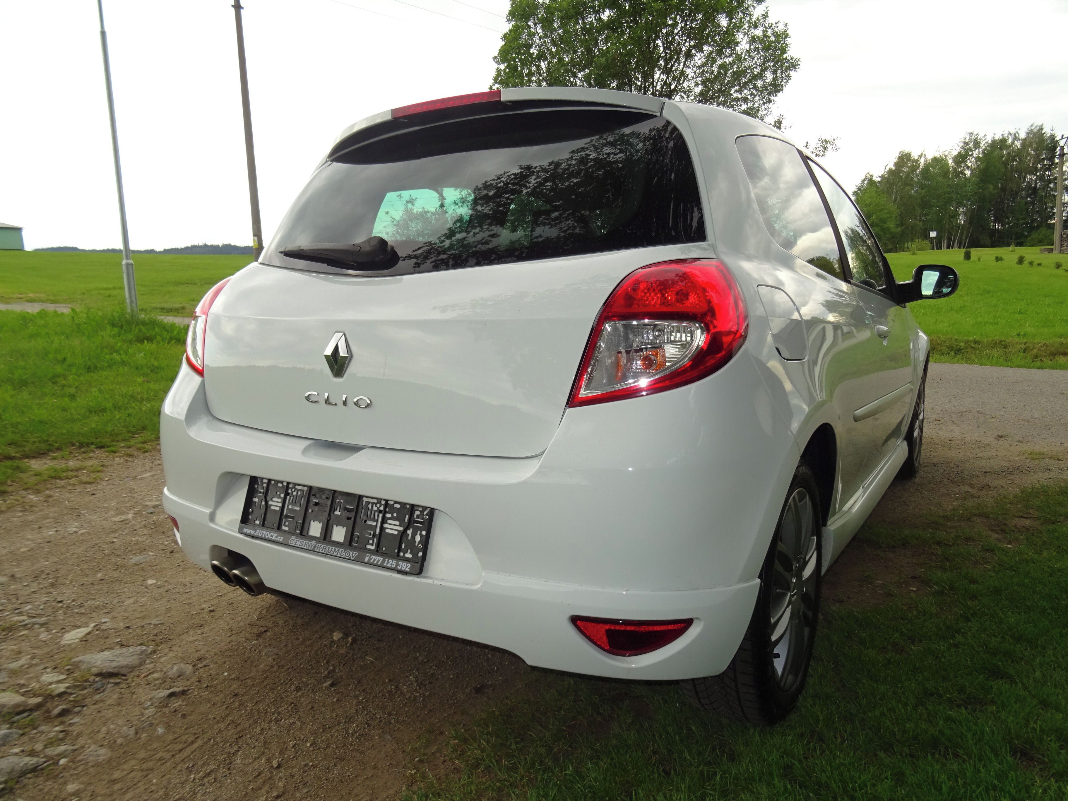 Renault Clio, 1,6 GT 94kW pěkná výbava - fotka 4