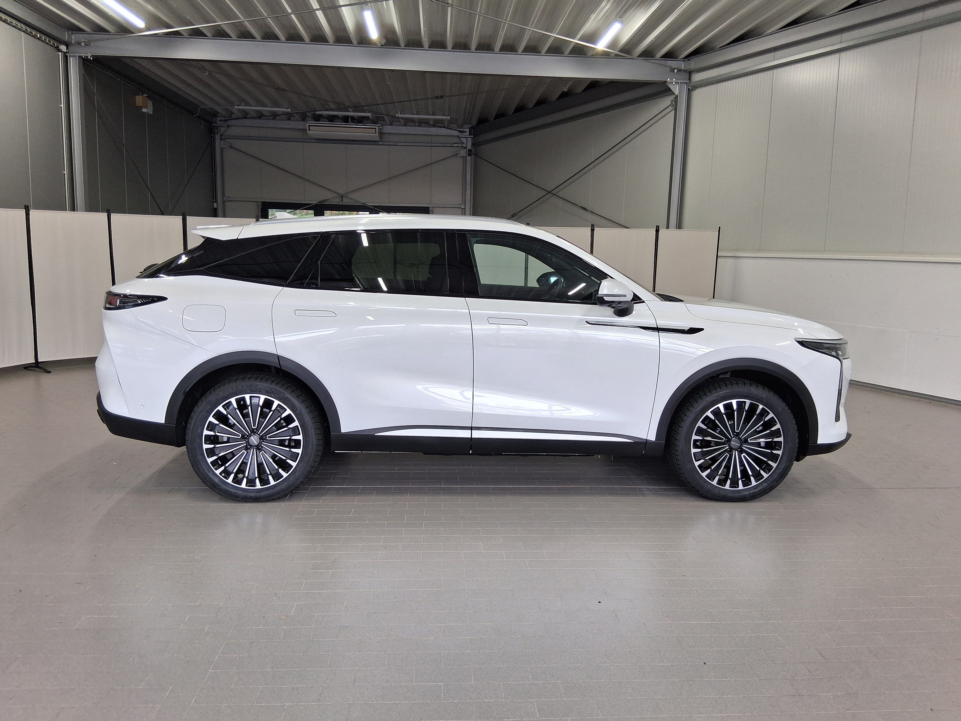 Omoda 9, Premium 1.5TGDI PHEV AWD - fotka 5