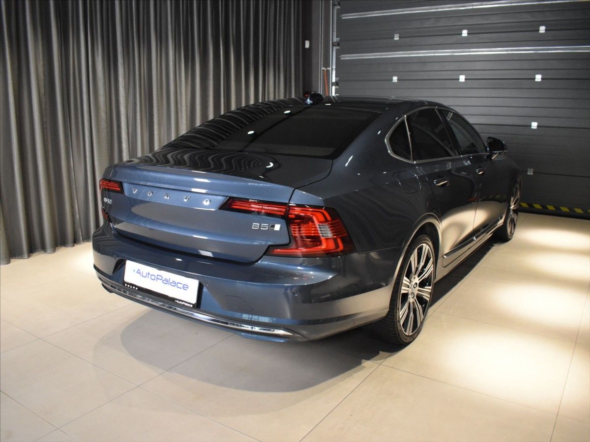 Volvo S90, 2,0 B5 Ultimate B&W,Pano,headu - fotka 4