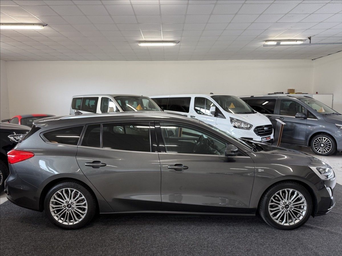 Ford Focus, 2,0 Titanium 110kW,LED,Top sta - fotka 4